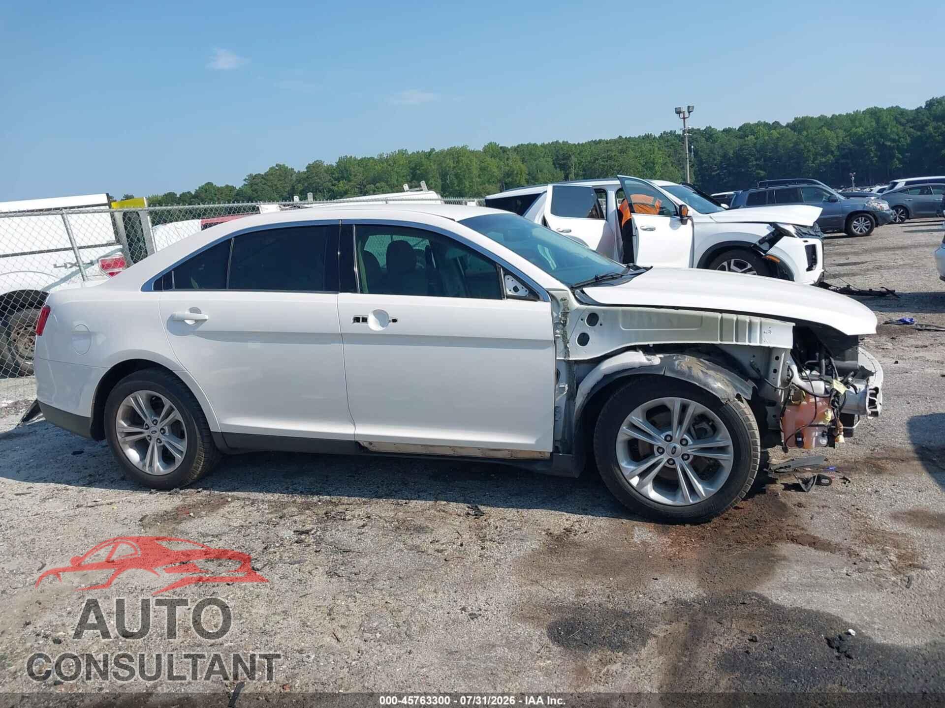 FORD TAURUS 2017 - 1FAHP2E85HG112228