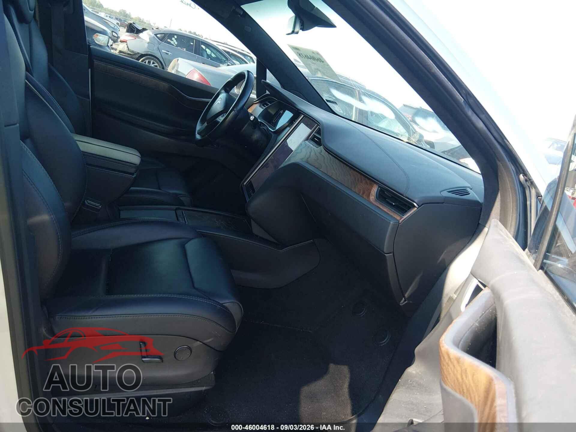 TESLA MODEL X 2018 - 5YJXCAE24JF121994