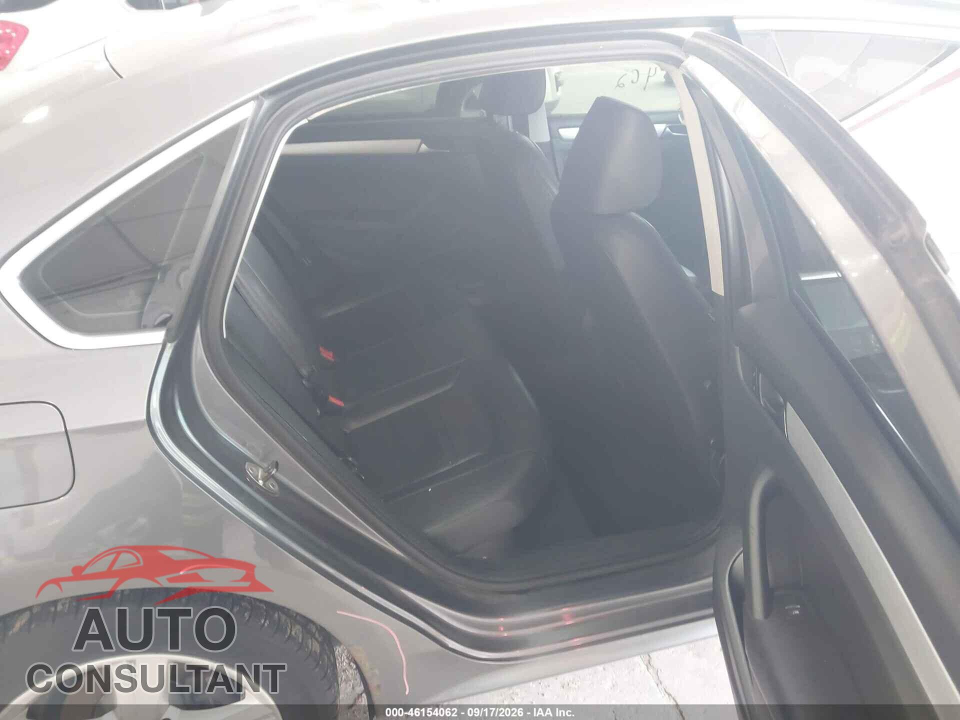 VOLKSWAGEN PASSAT 2012 - 1VWBH7A39CC097072