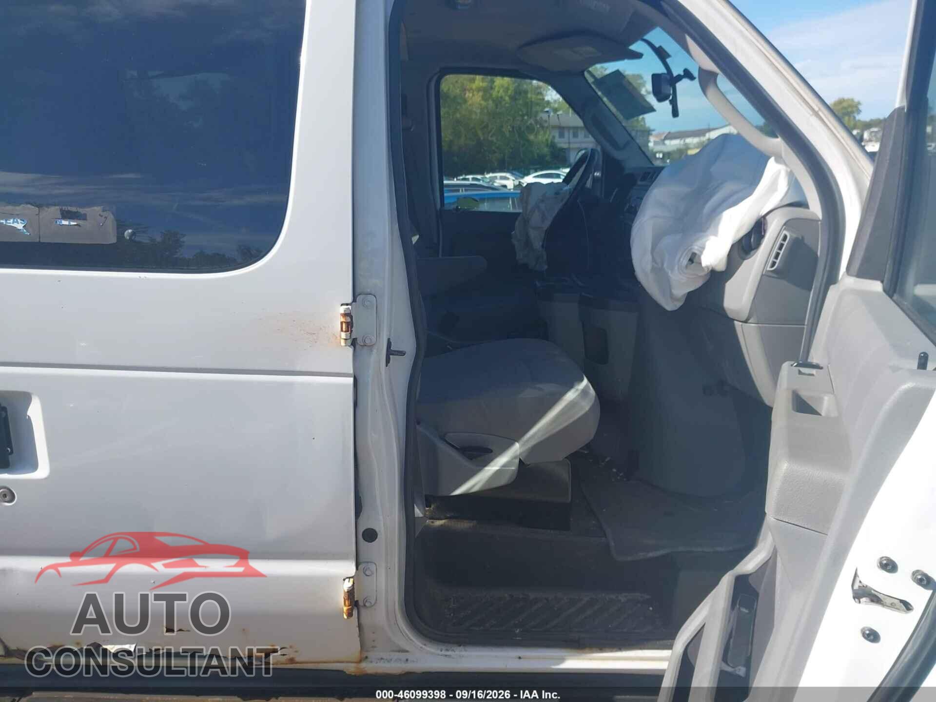 FORD E-350 SUPER DUTY 2011 - 1FBSS3BL9BDB29172