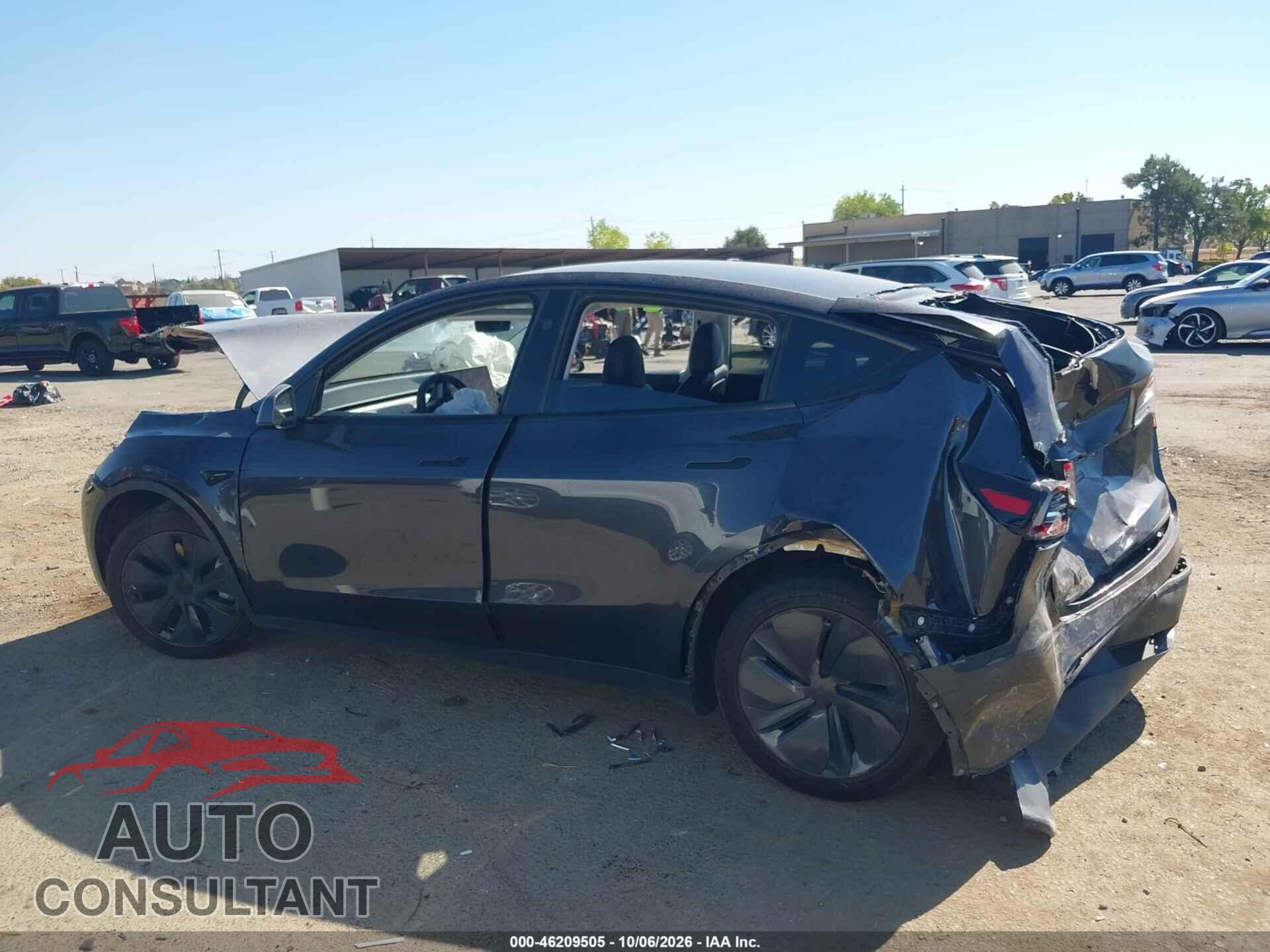 TESLA MODEL Y 2024 - 7SAYGDED7RF115231