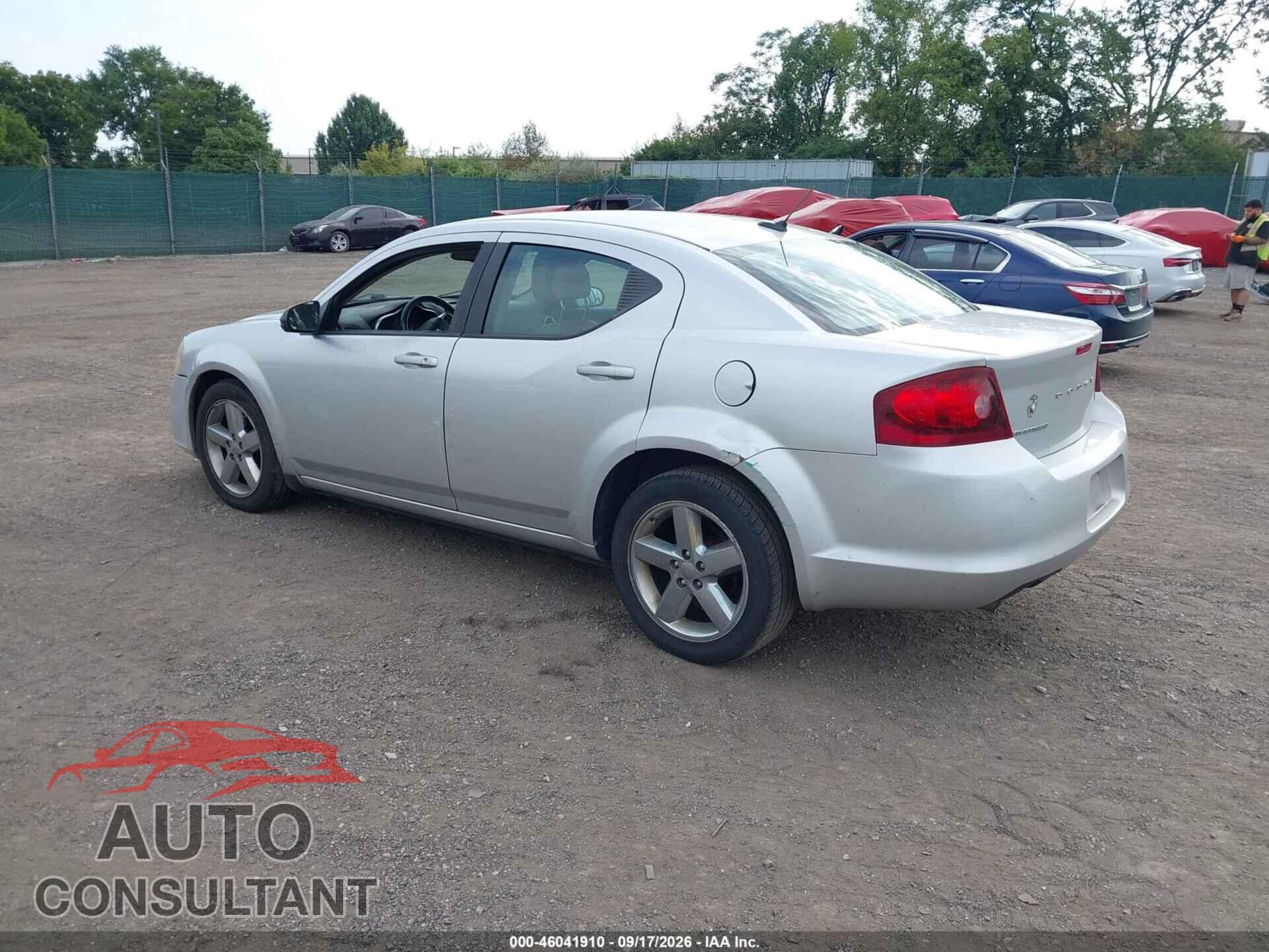 DODGE AVENGER 2011 - 1B3BD2FG3BN587086