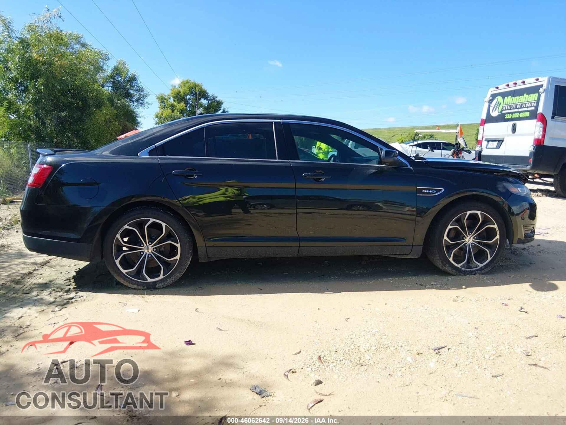 FORD TAURUS 2015 - 1FAHP2KT4FG174631