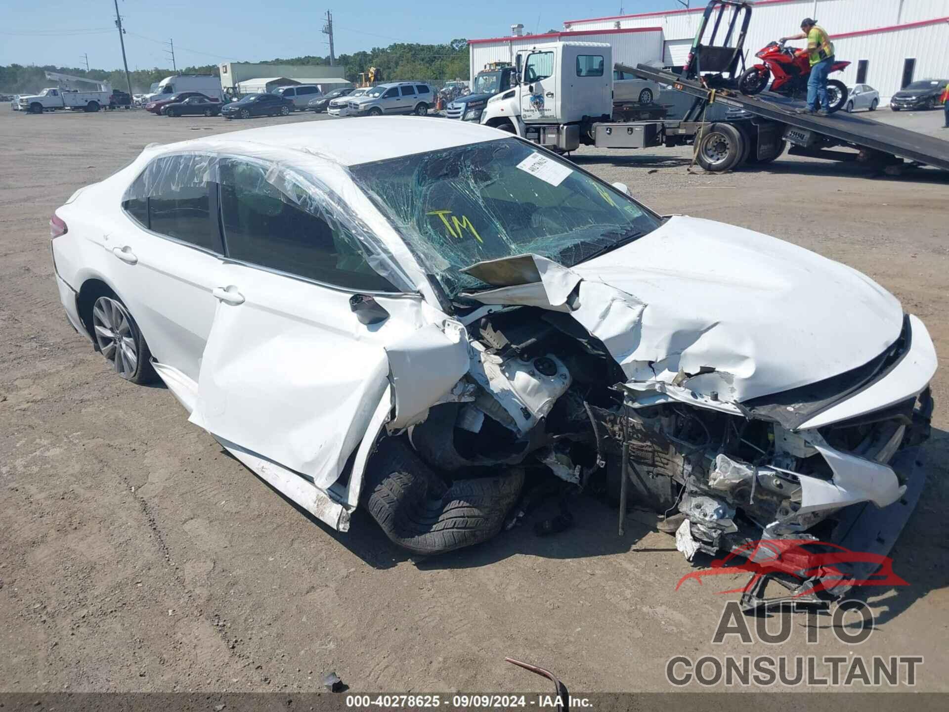 TOYOTA CAMRY 2018 - 4T1B11HK5JU567084