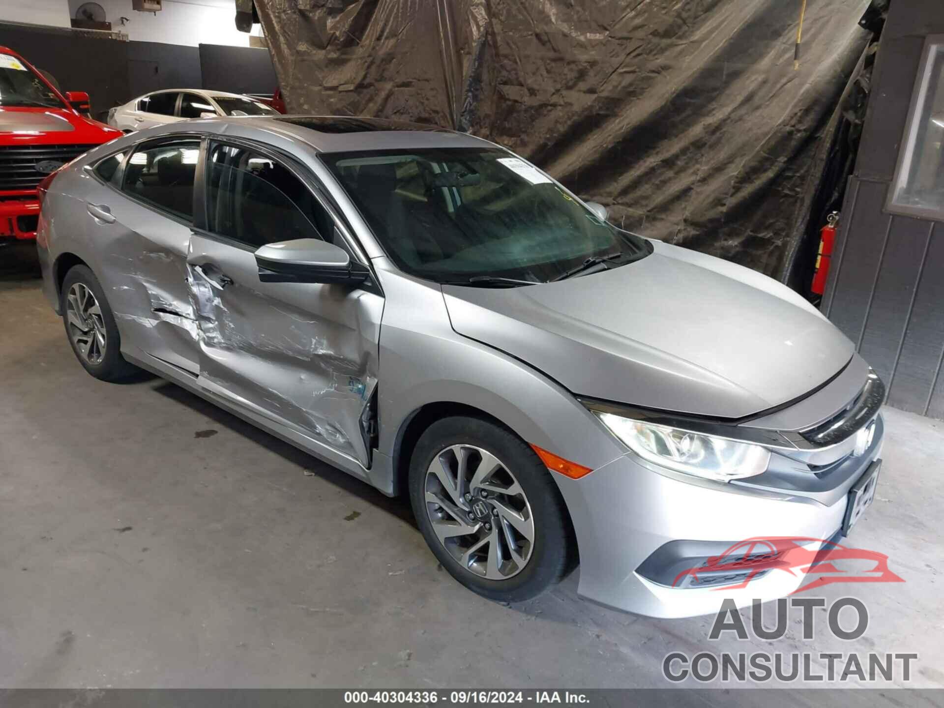 HONDA CIVIC 2018 - 2HGFC2F70JH528590
