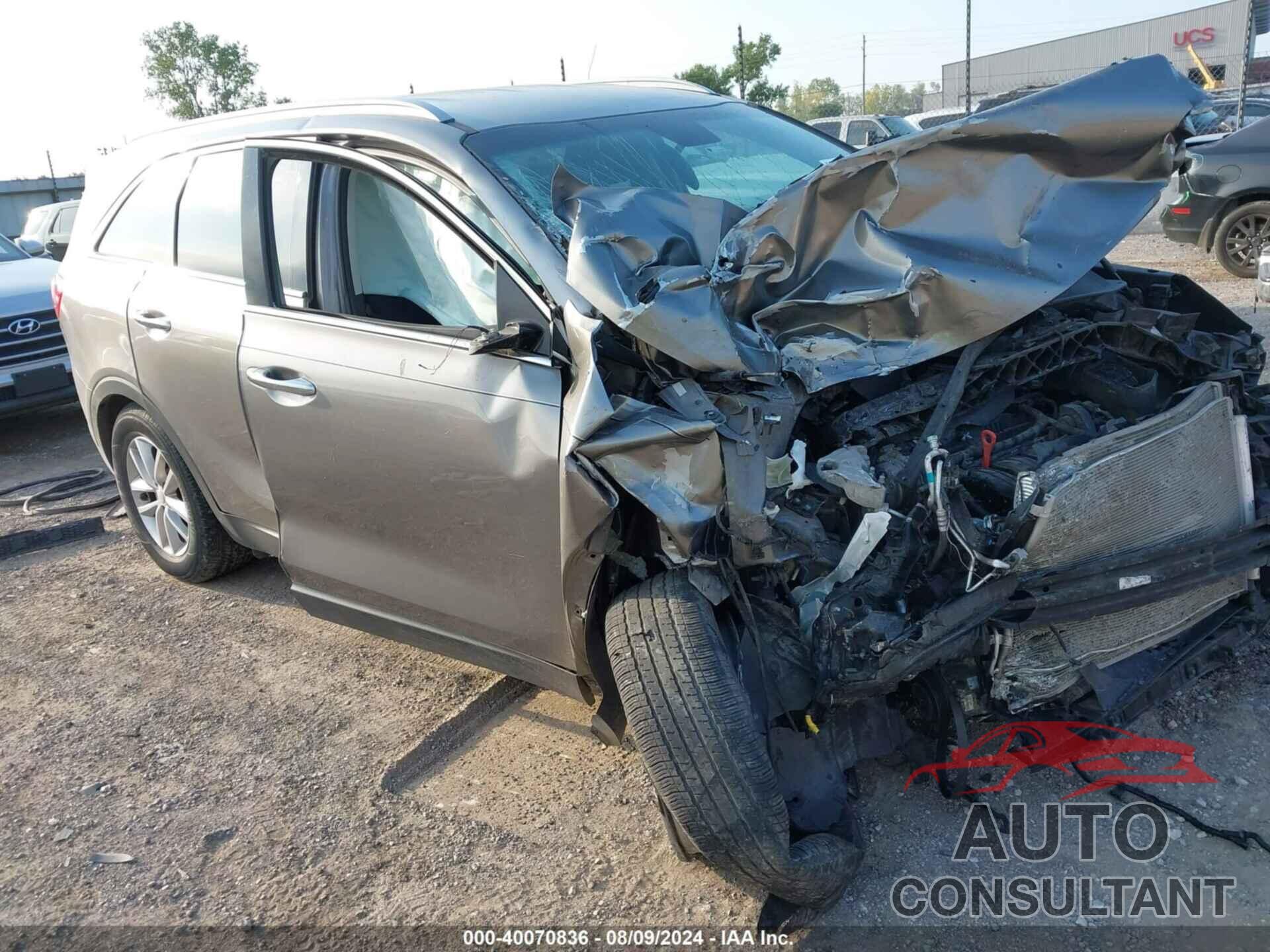 KIA SORENTO 2018 - 5XYPG4A35JG386338
