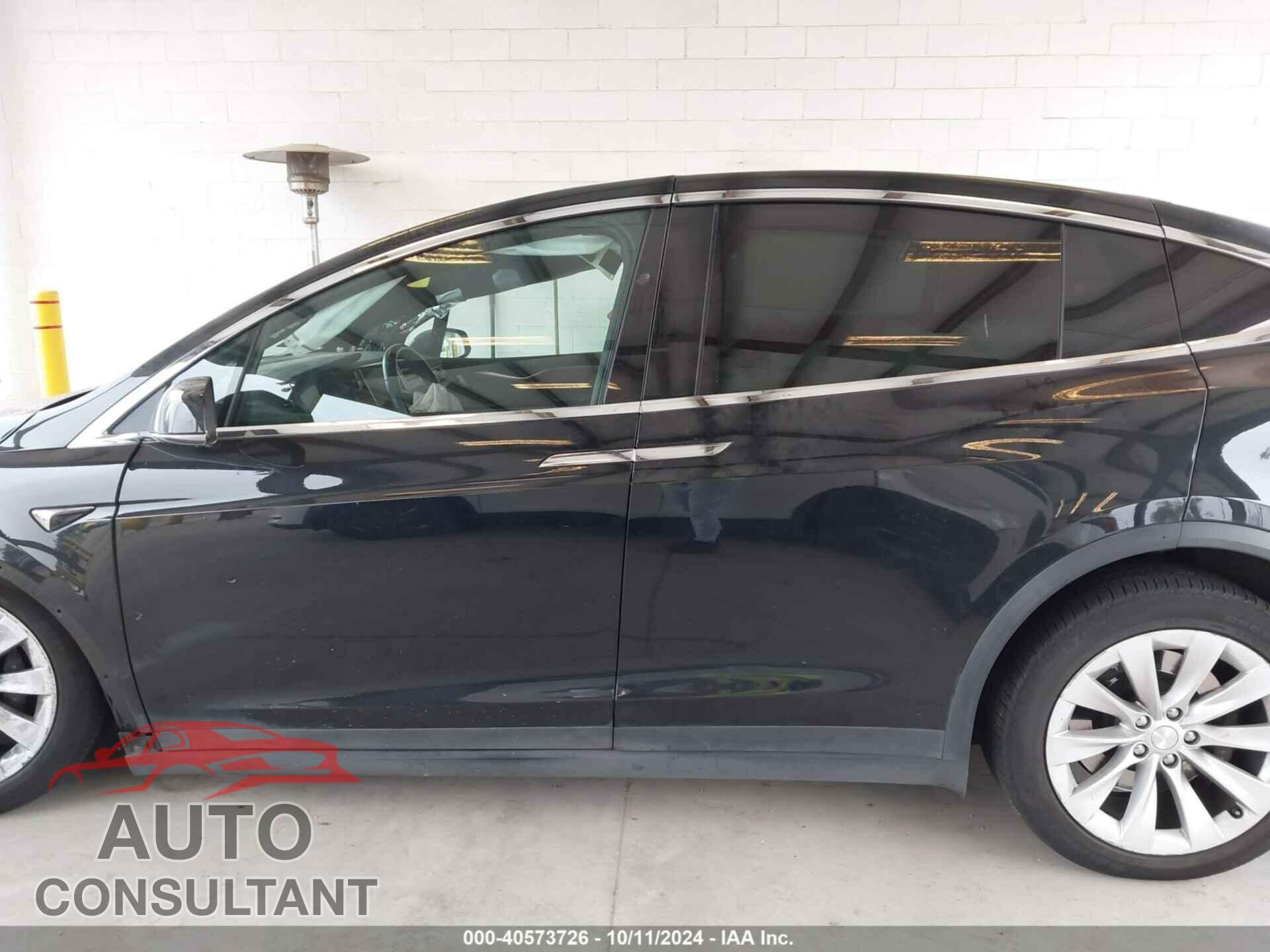 TESLA MODEL X 2017 - 5YJXCBE27HF045672