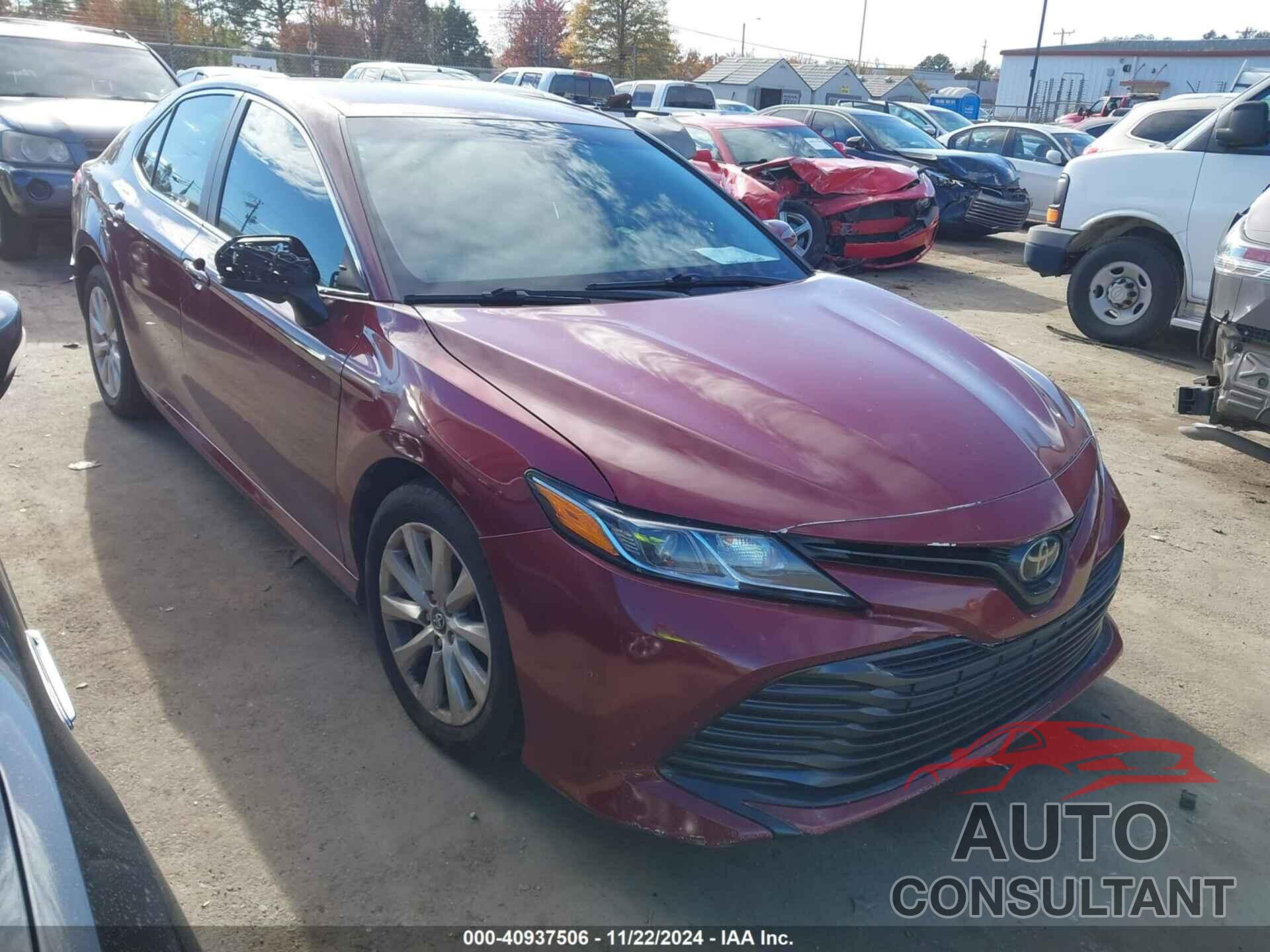 TOYOTA CAMRY 2018 - 4T1B11HK0JU078771
