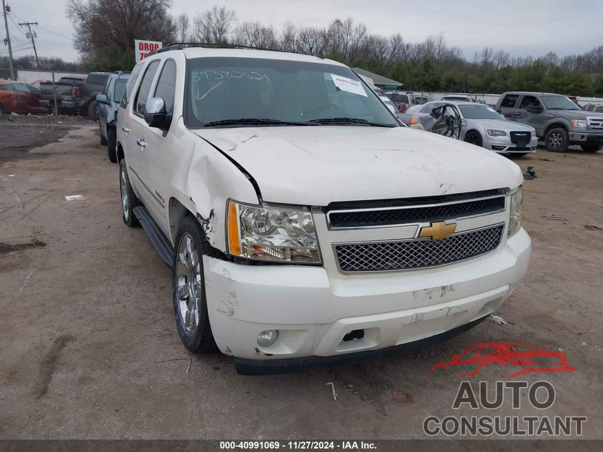 CHEVROLET TAHOE 2013 - 1GNSKCE06DR241938