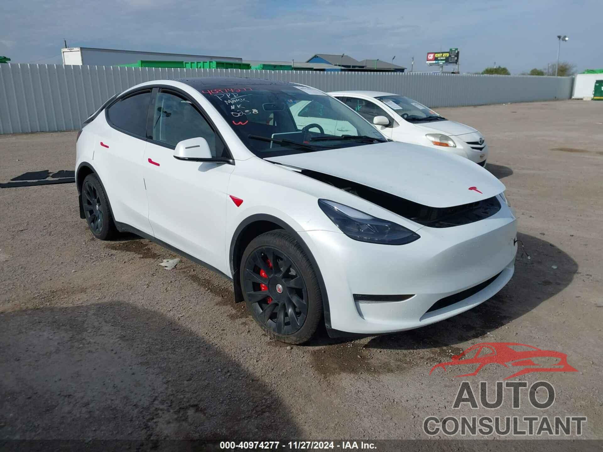 TESLA MODEL Y 2023 - 7SAYGDEE6PA160258