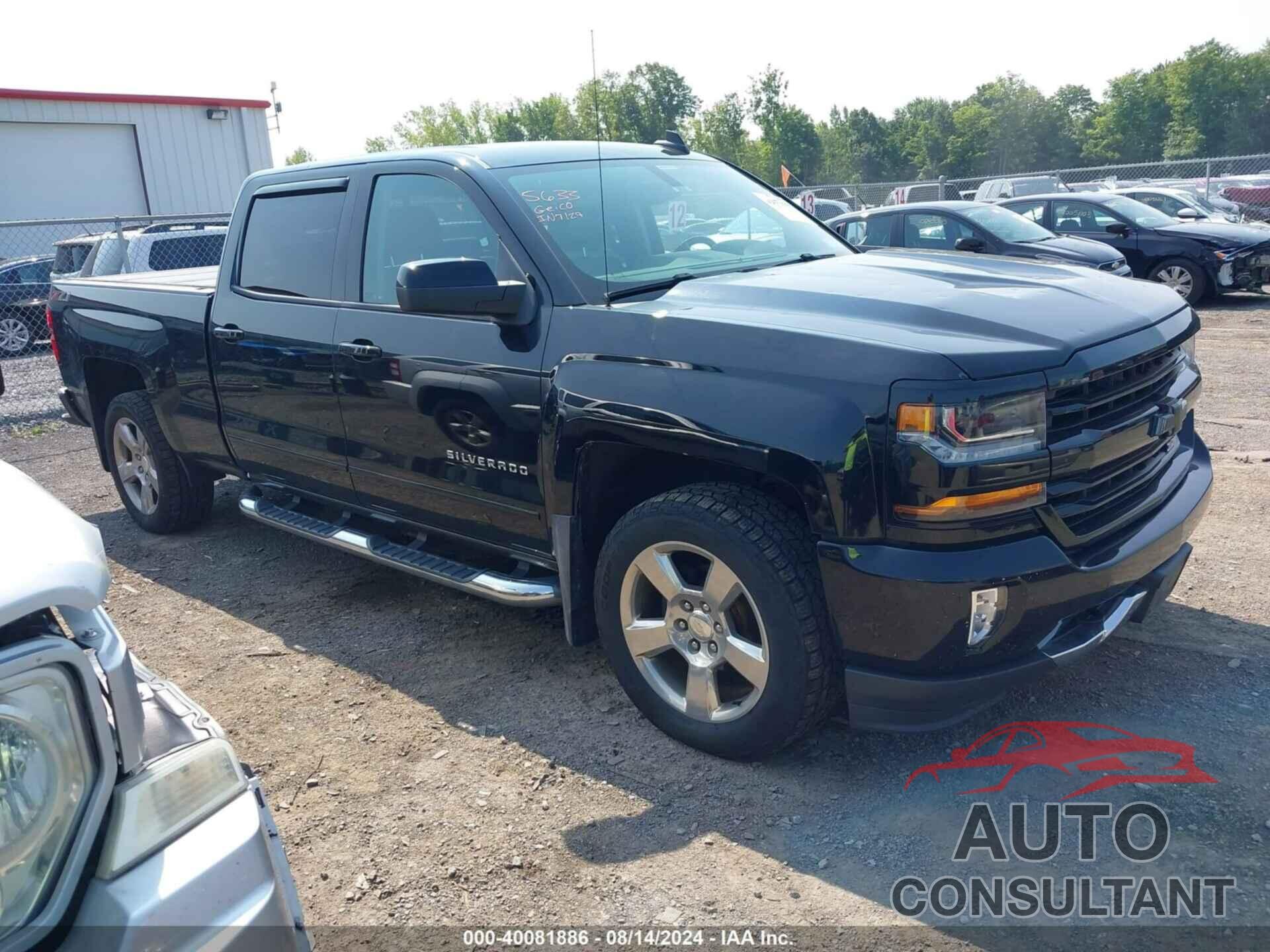 CHEVROLET SILVERADO 1500 2018 - 1GCUKREC0JF157481