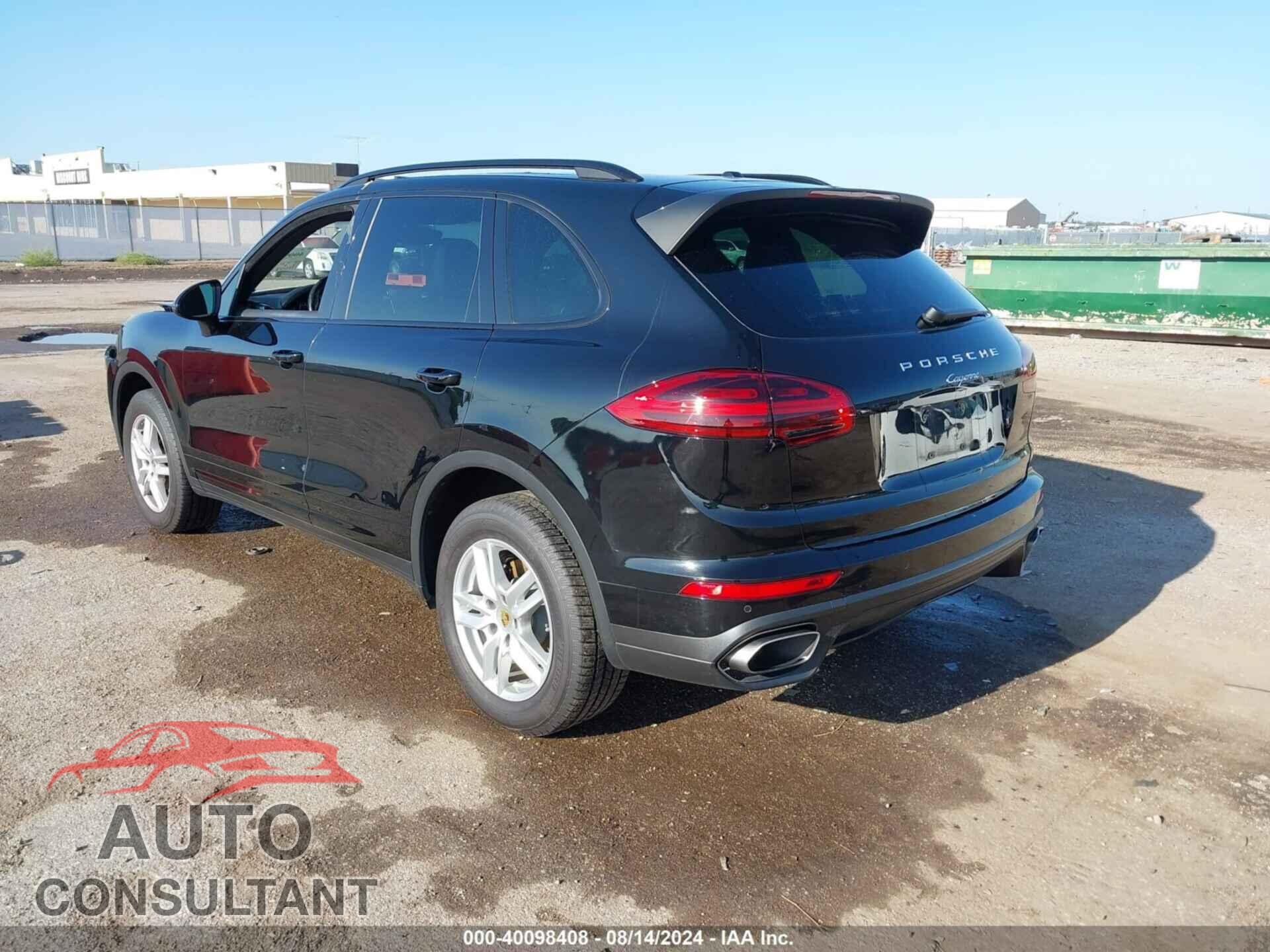 PORSCHE CAYENNE 2017 - WP1AA2A23HKA92085