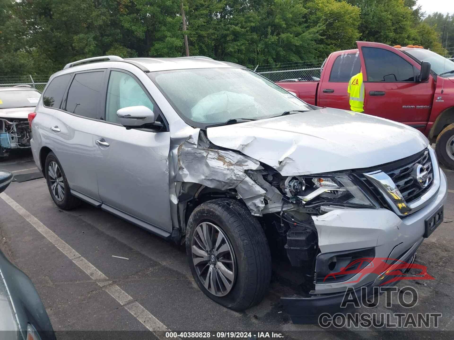 NISSAN PATHFINDER 2020 - 5N1DR2CM6LC616768