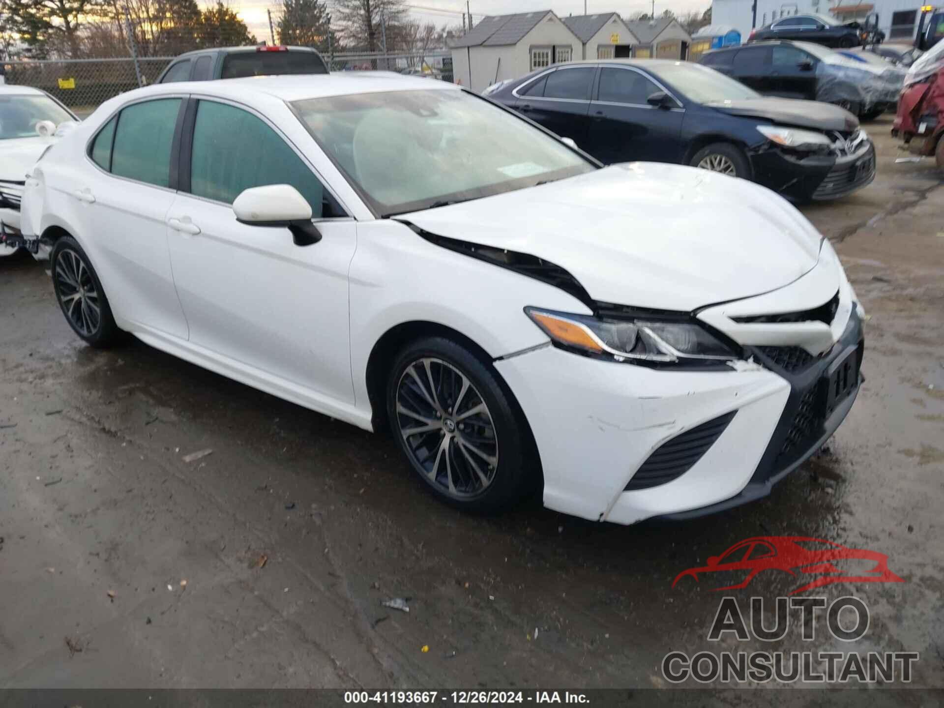 TOYOTA CAMRY 2018 - 4T1B11HK8JU595803