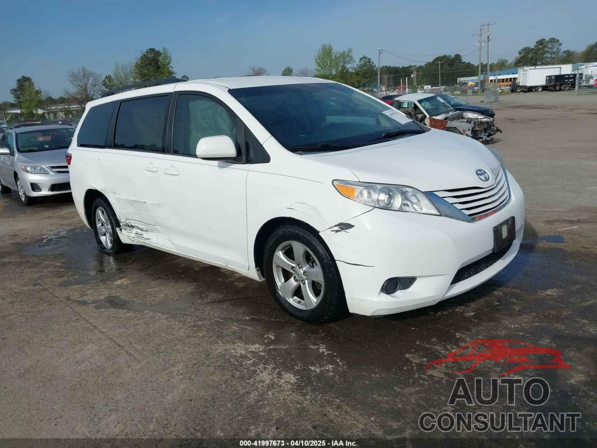 TOYOTA SIENNA 2015 - 5TDKK3DC2FS590667