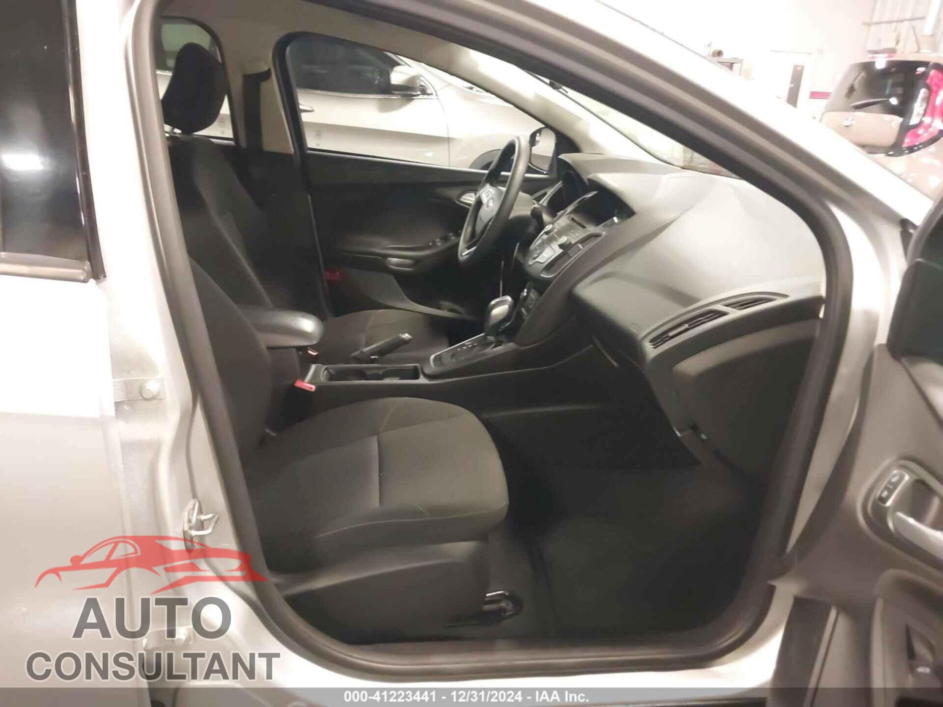 FORD FOCUS 2015 - 1FADP3F28FL357382