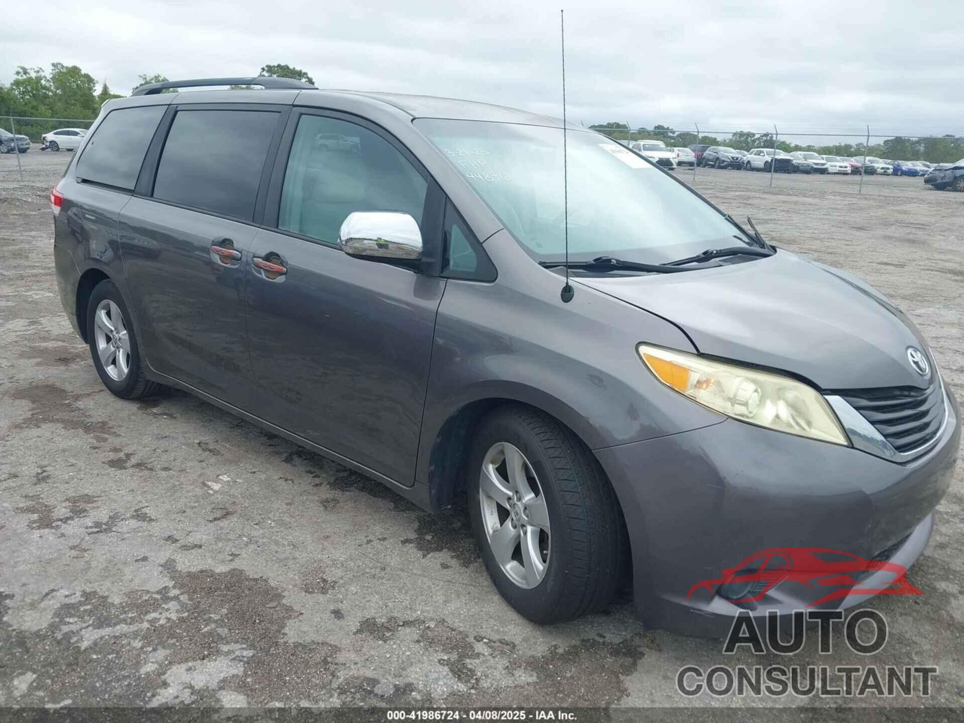 TOYOTA SIENNA 2014 - 5TDKK3DC9ES448461