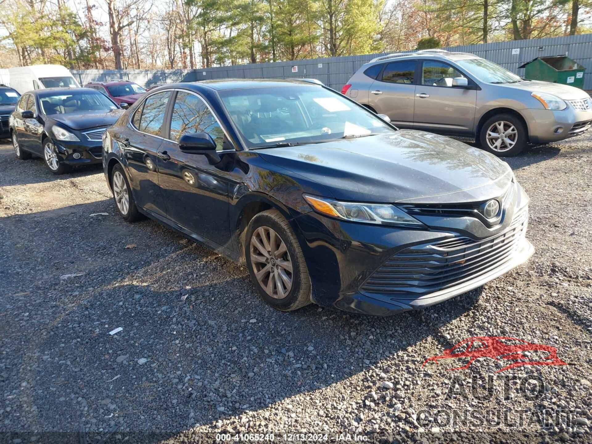 TOYOTA CAMRY 2018 - 4T1B11HK6JU081593
