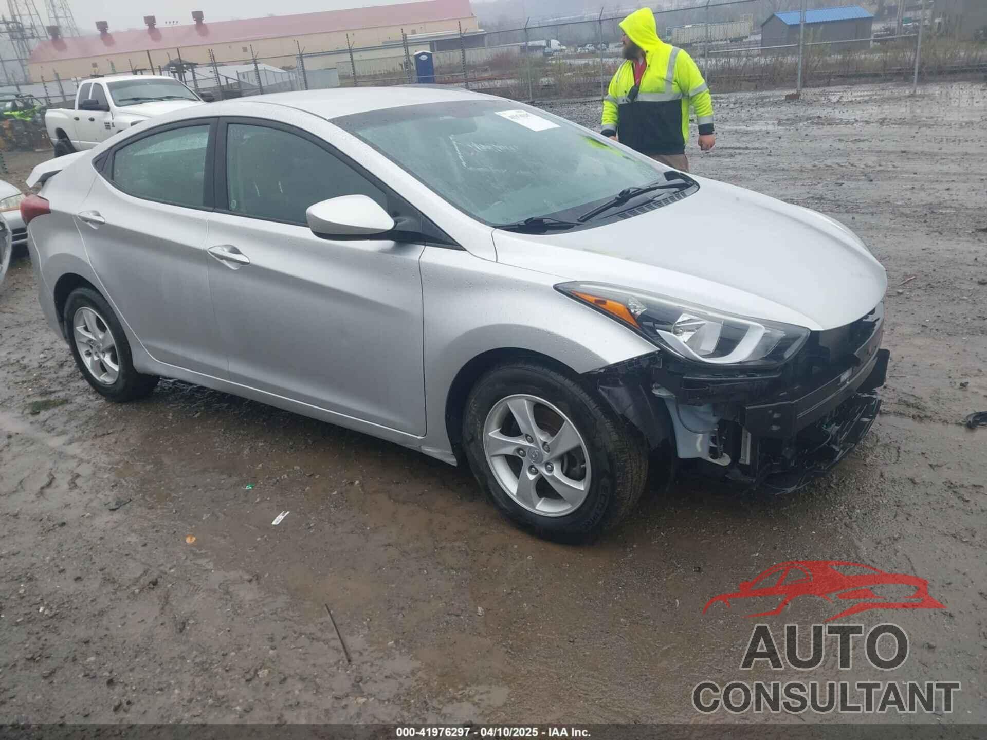 HYUNDAI ELANTRA 2015 - 5NPDH4AE5FH615795