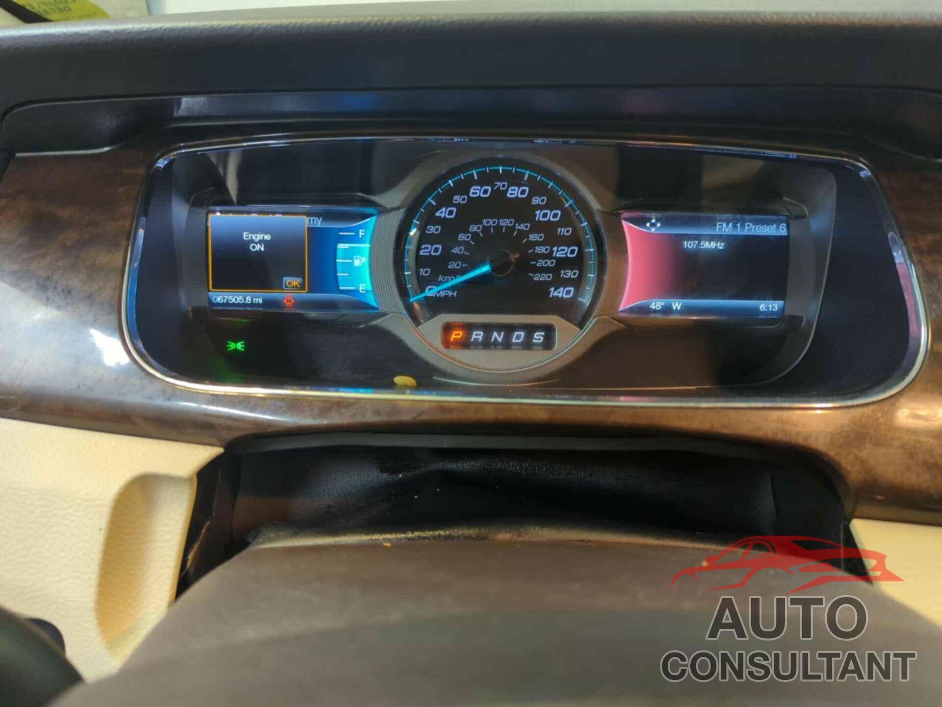 FORD TAURUS 2018 - 1FAHP2F85JG127381