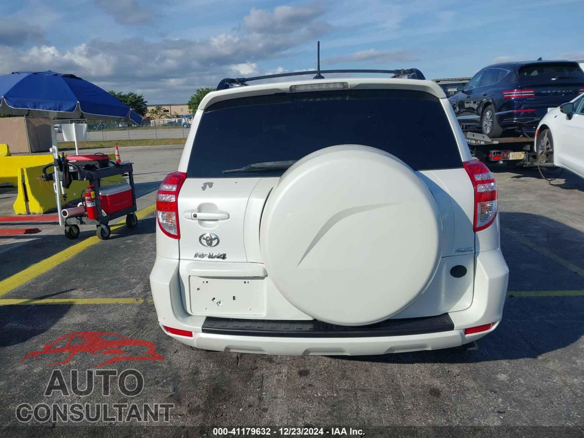 TOYOTA RAV4 2011 - 2T3DF4DV8BW123721