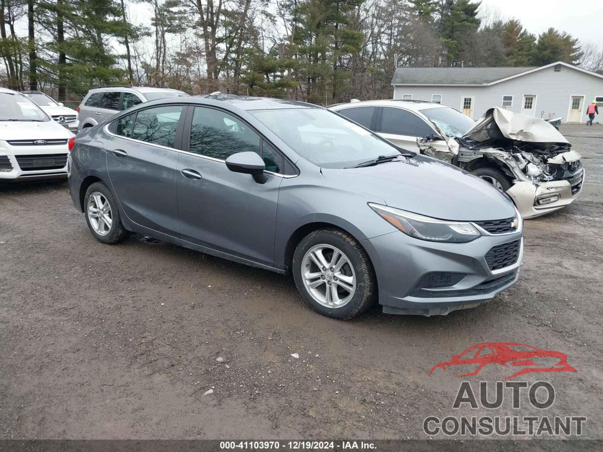 CHEVROLET CRUZE 2018 - 1G1BE5SM9J7164694