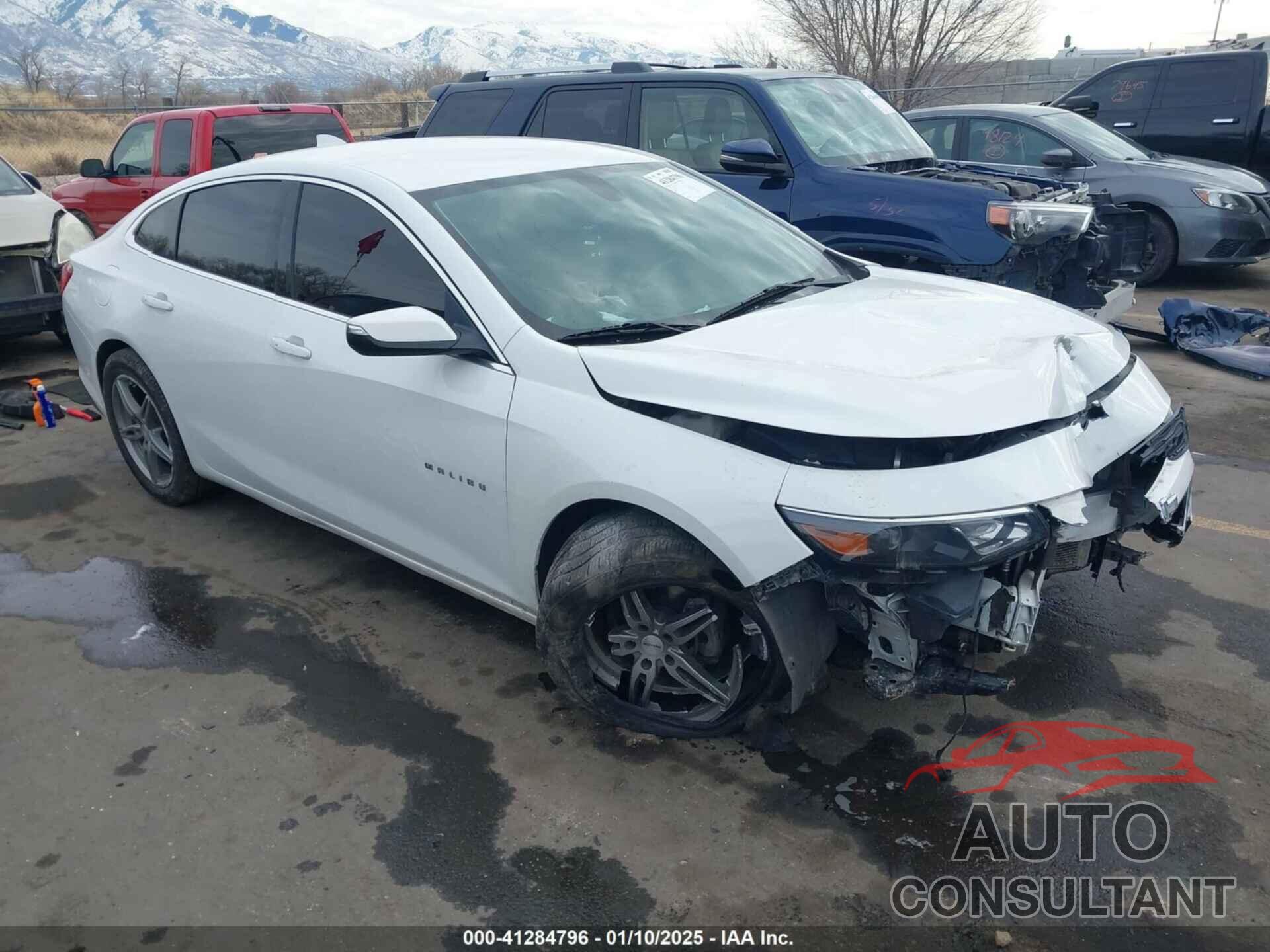 CHEVROLET MALIBU 2018 - 1G1ZD5ST7JF125035
