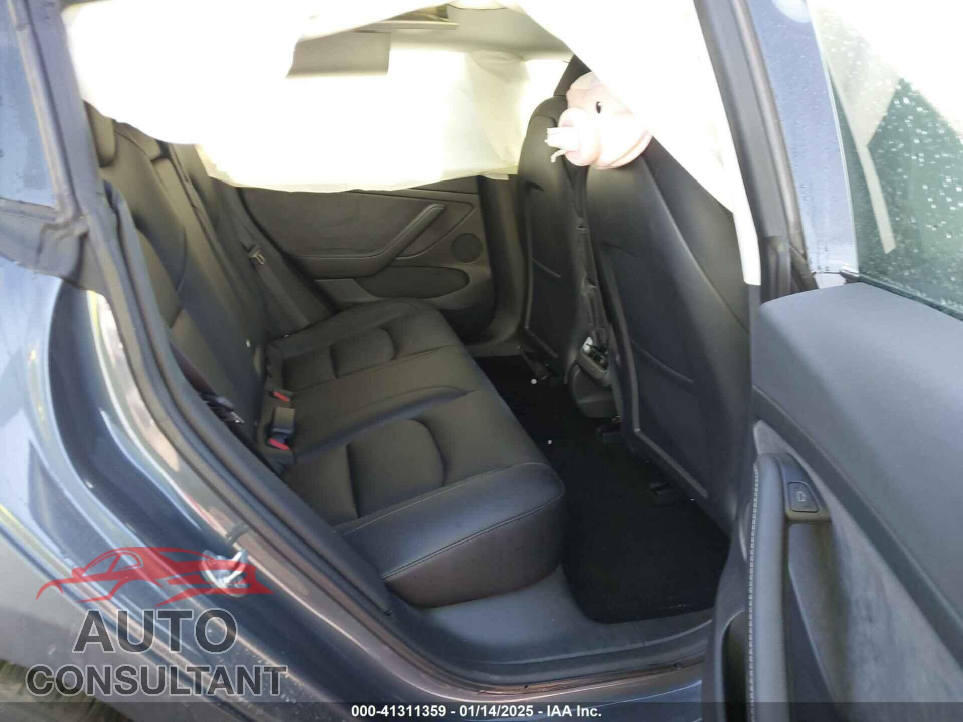 TESLA MODEL 3 2023 - 5YJ3E1EA8PF471069