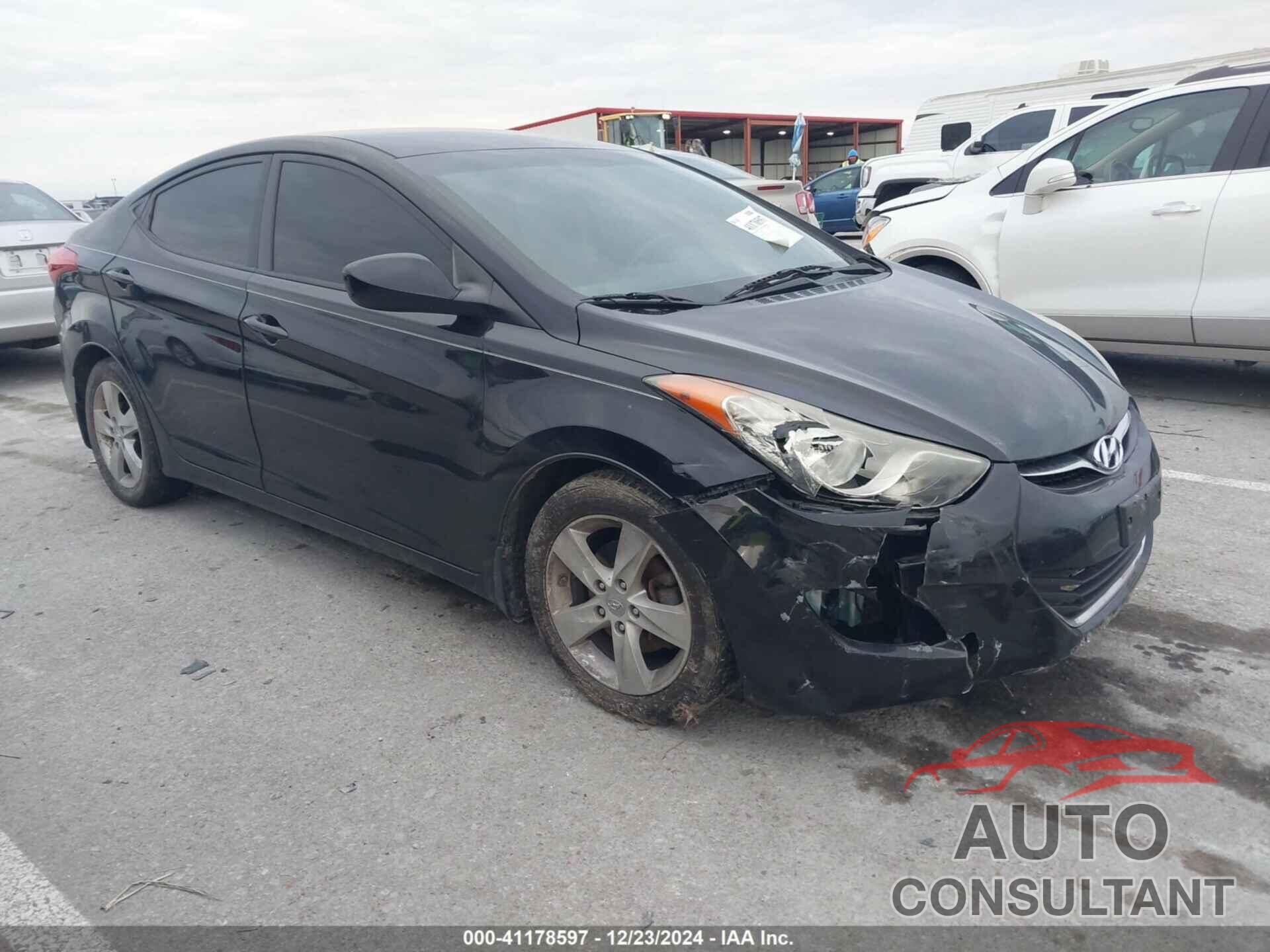 HYUNDAI ELANTRA 2013 - KMHDH4AE8DU575131