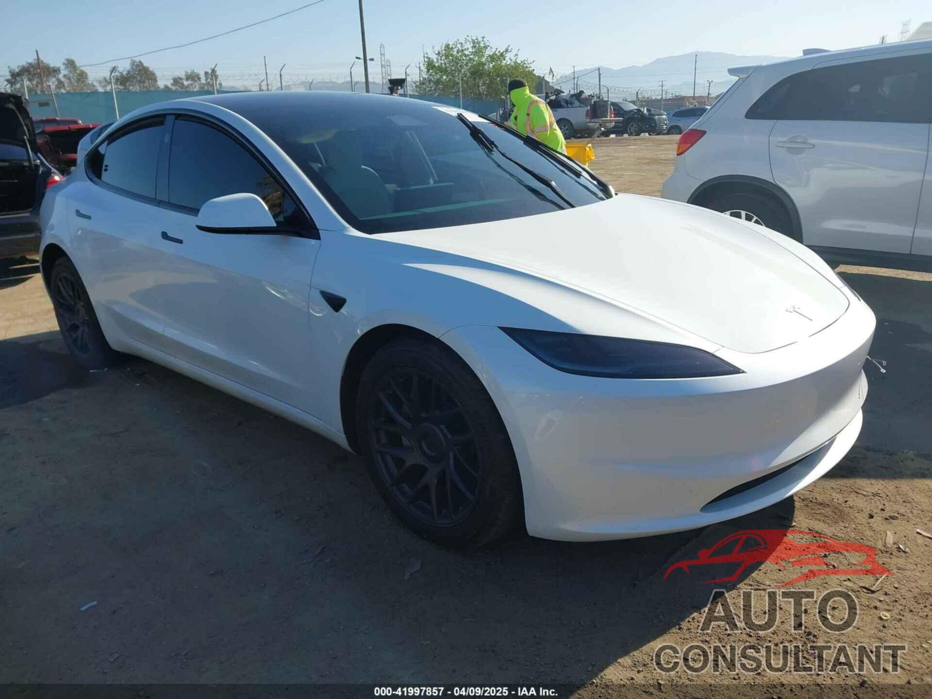 TESLA MODEL 3 2024 - 5YJ3E1EB0RF822603