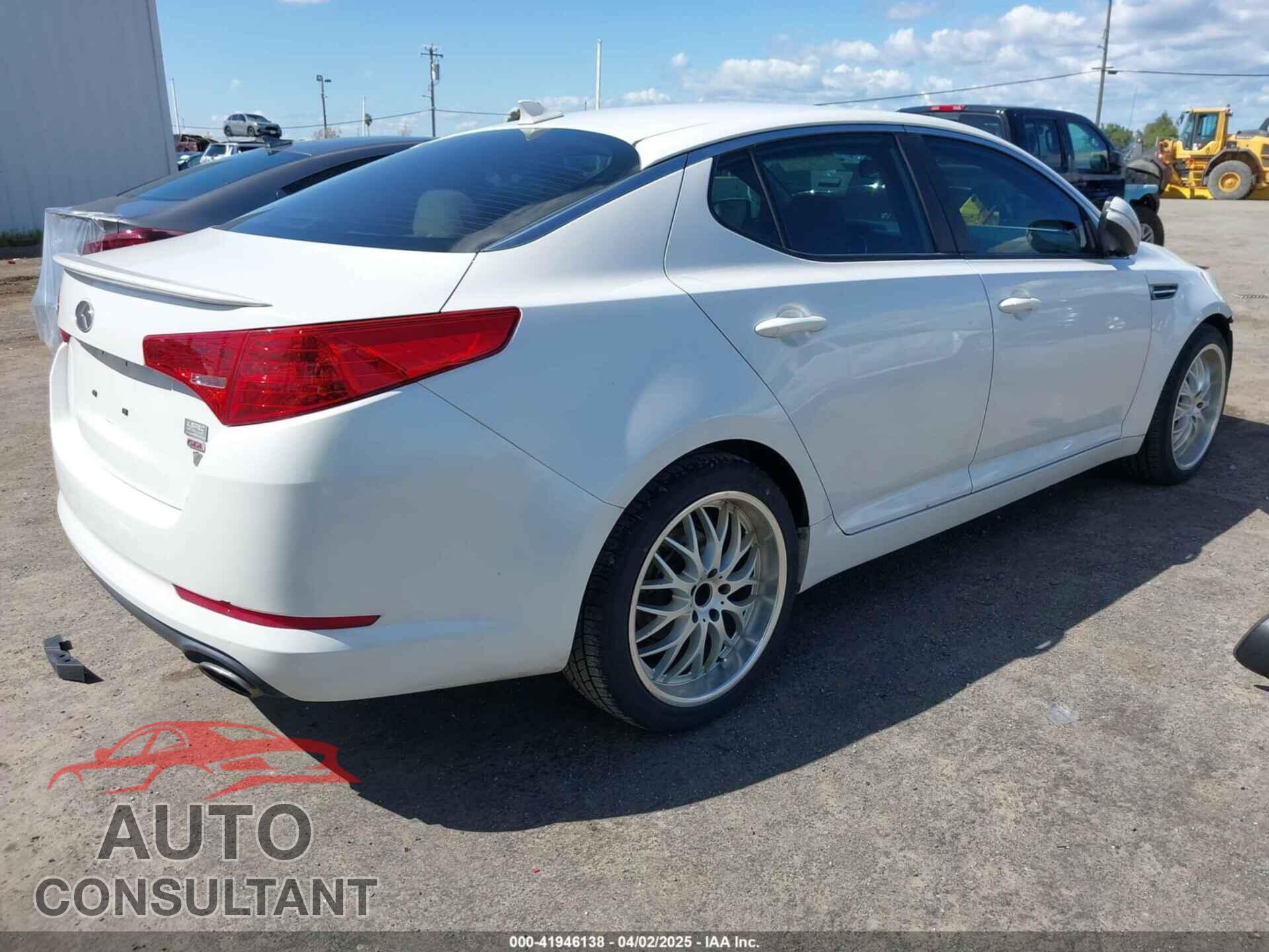 KIA OPTIMA 2011 - KNAGM4A71B5072995