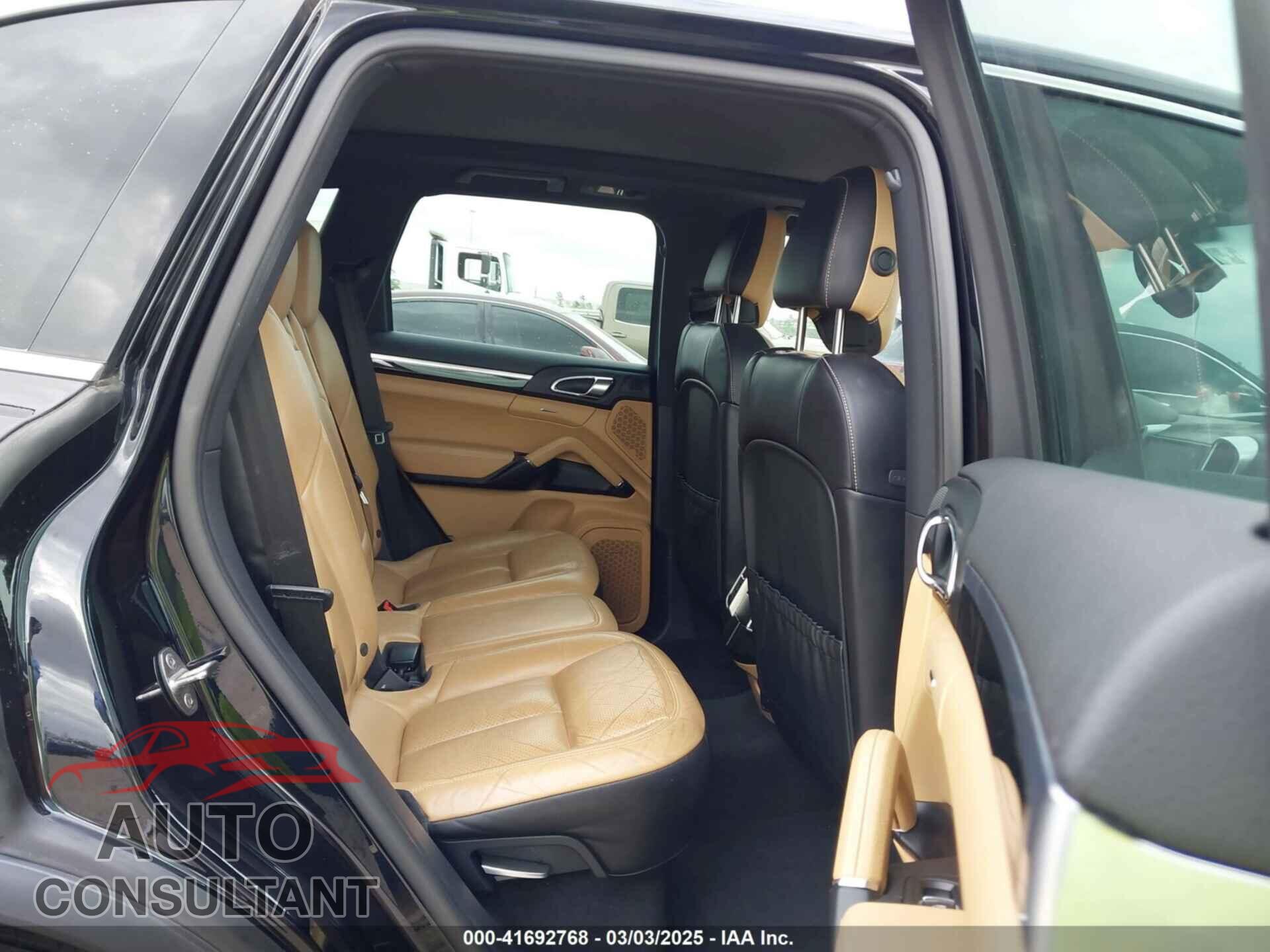PORSCHE CAYENNE 2017 - WP1AA2A2XHKA90706