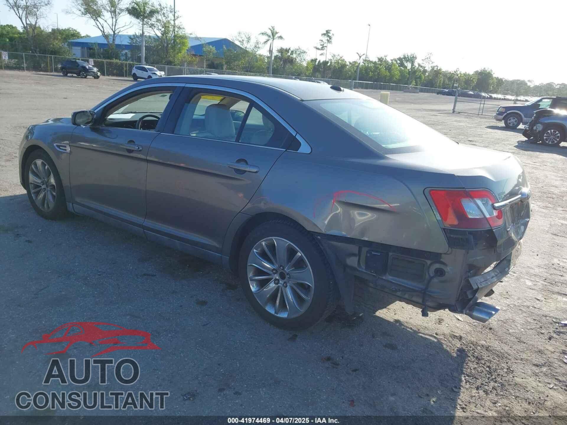 FORD TAURUS 2011 - 1FAHP2FW3BG117688