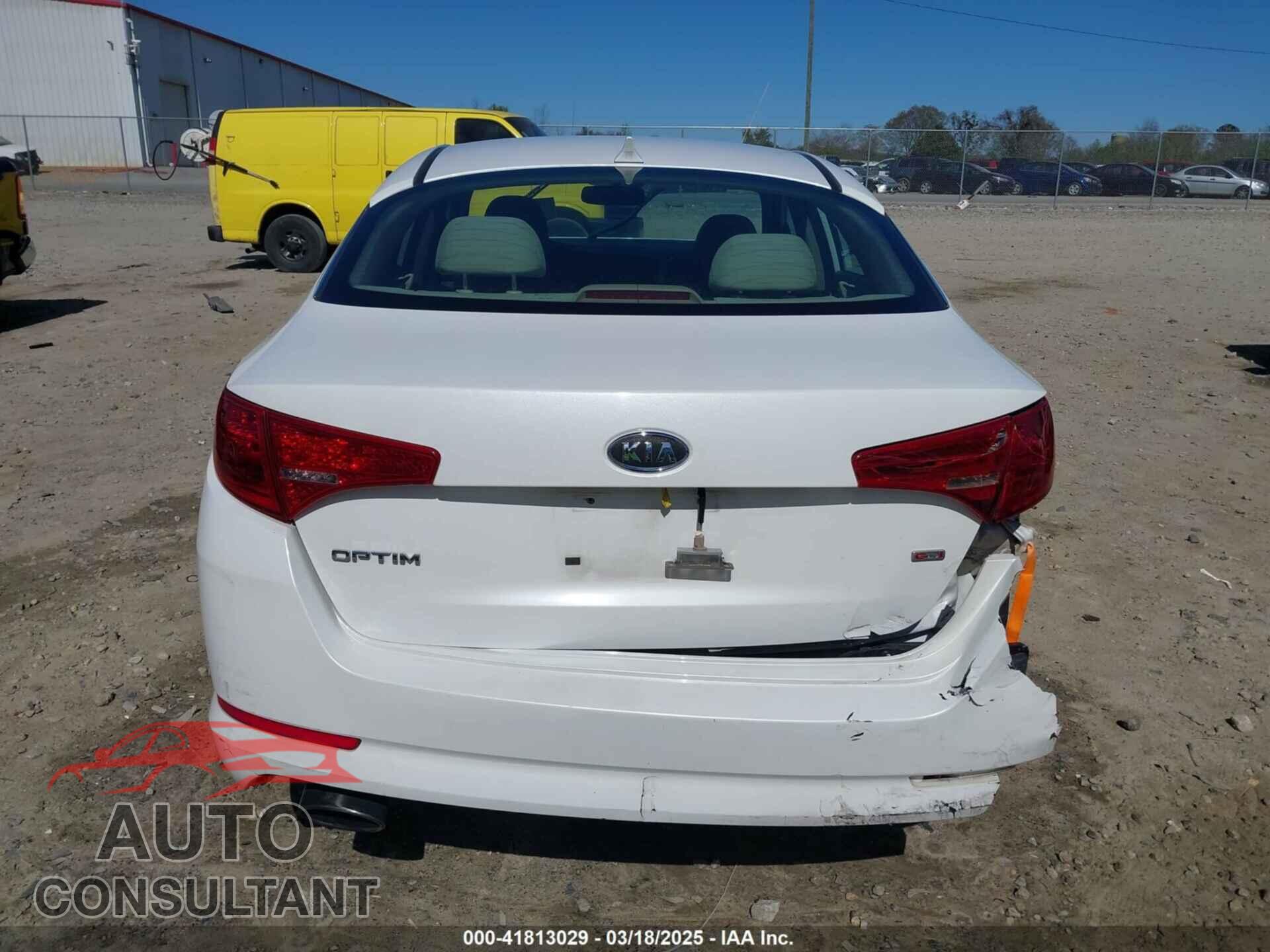 KIA OPTIMA 2011 - KNAGM4A70B5084247