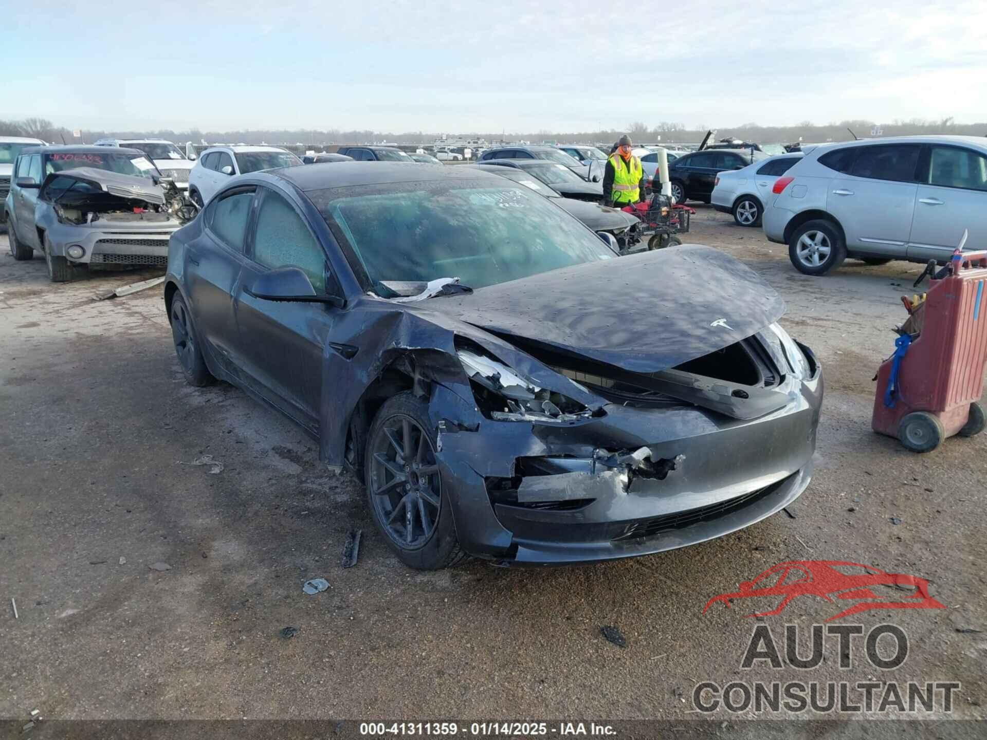 TESLA MODEL 3 2023 - 5YJ3E1EA8PF471069