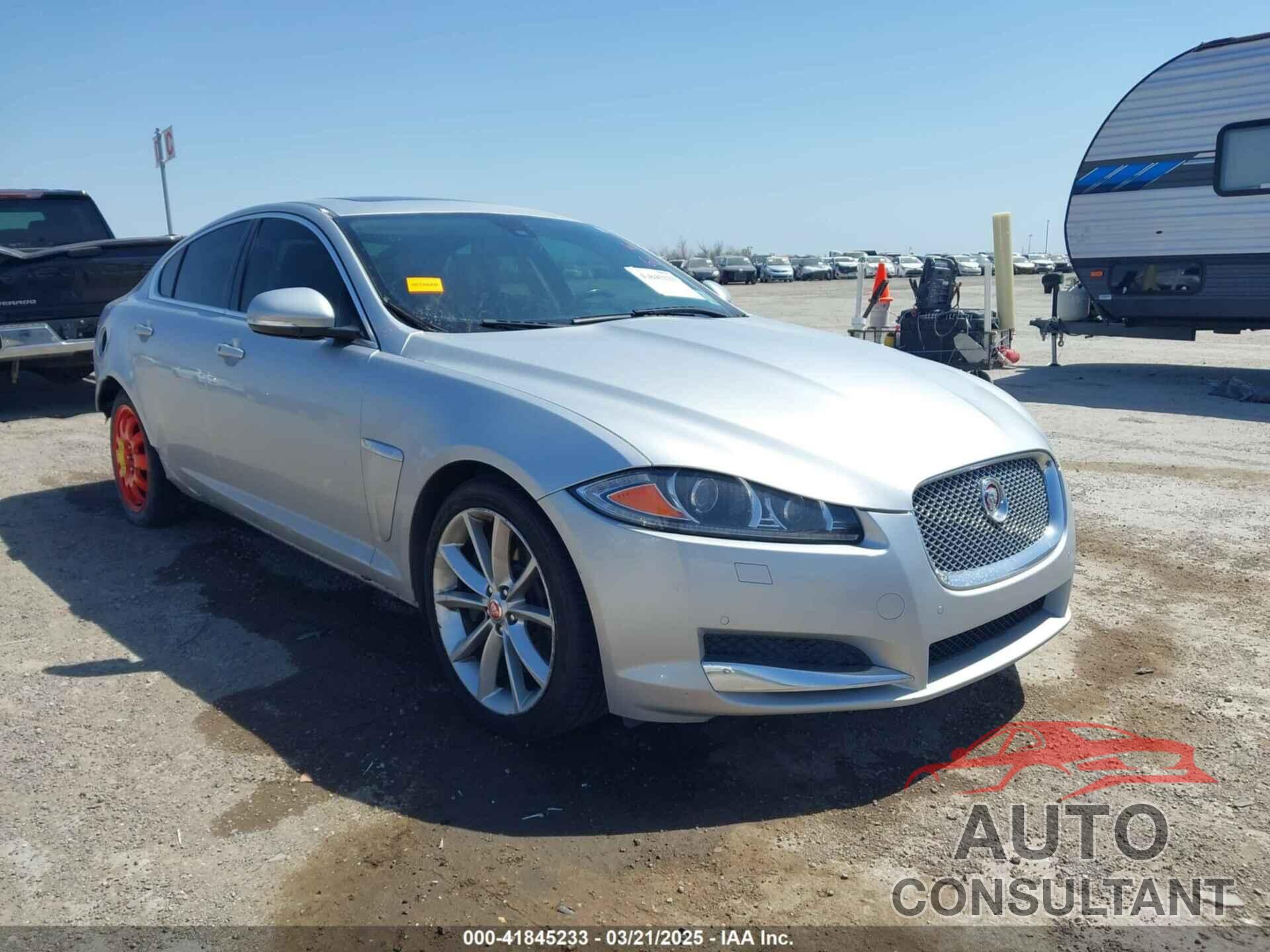 JAGUAR XF 2015 - SAJWA0F7XF8U55431