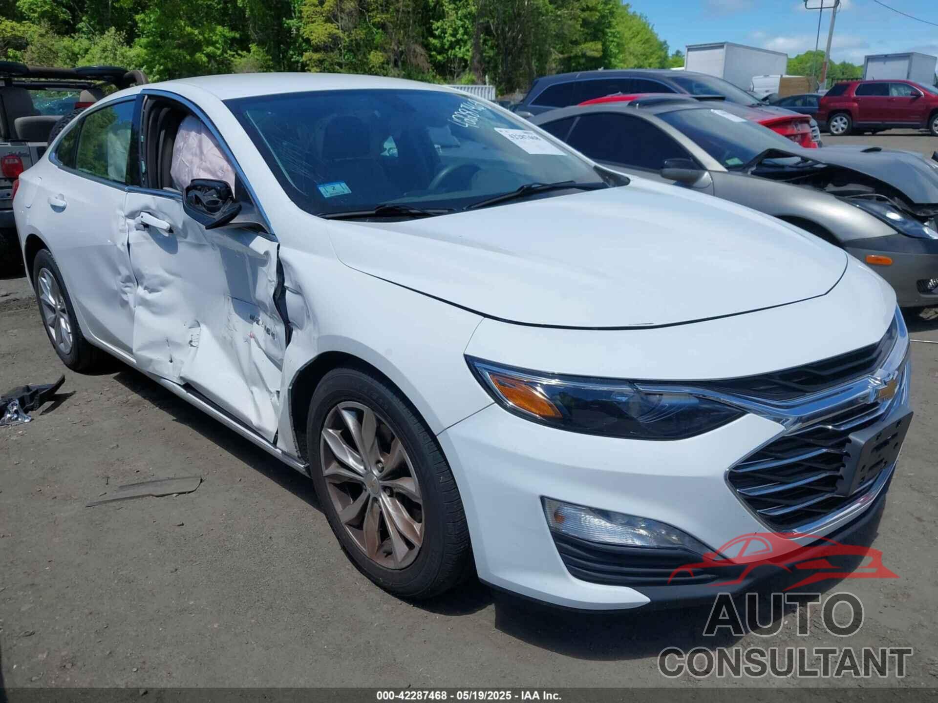 CHEVROLET MALIBU 2021 - 1G1ZD5ST1MF028885