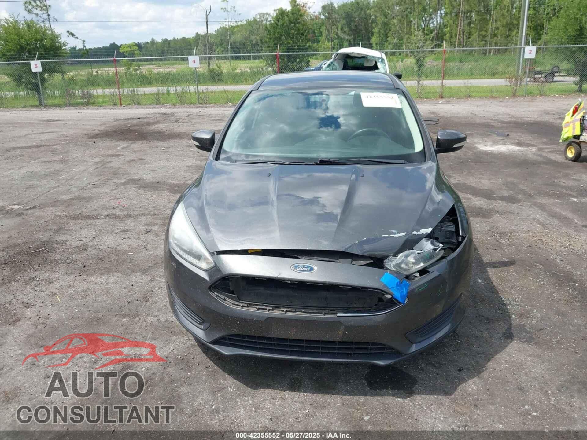 FORD FOCUS 2017 - 1FADP3F24HL244600