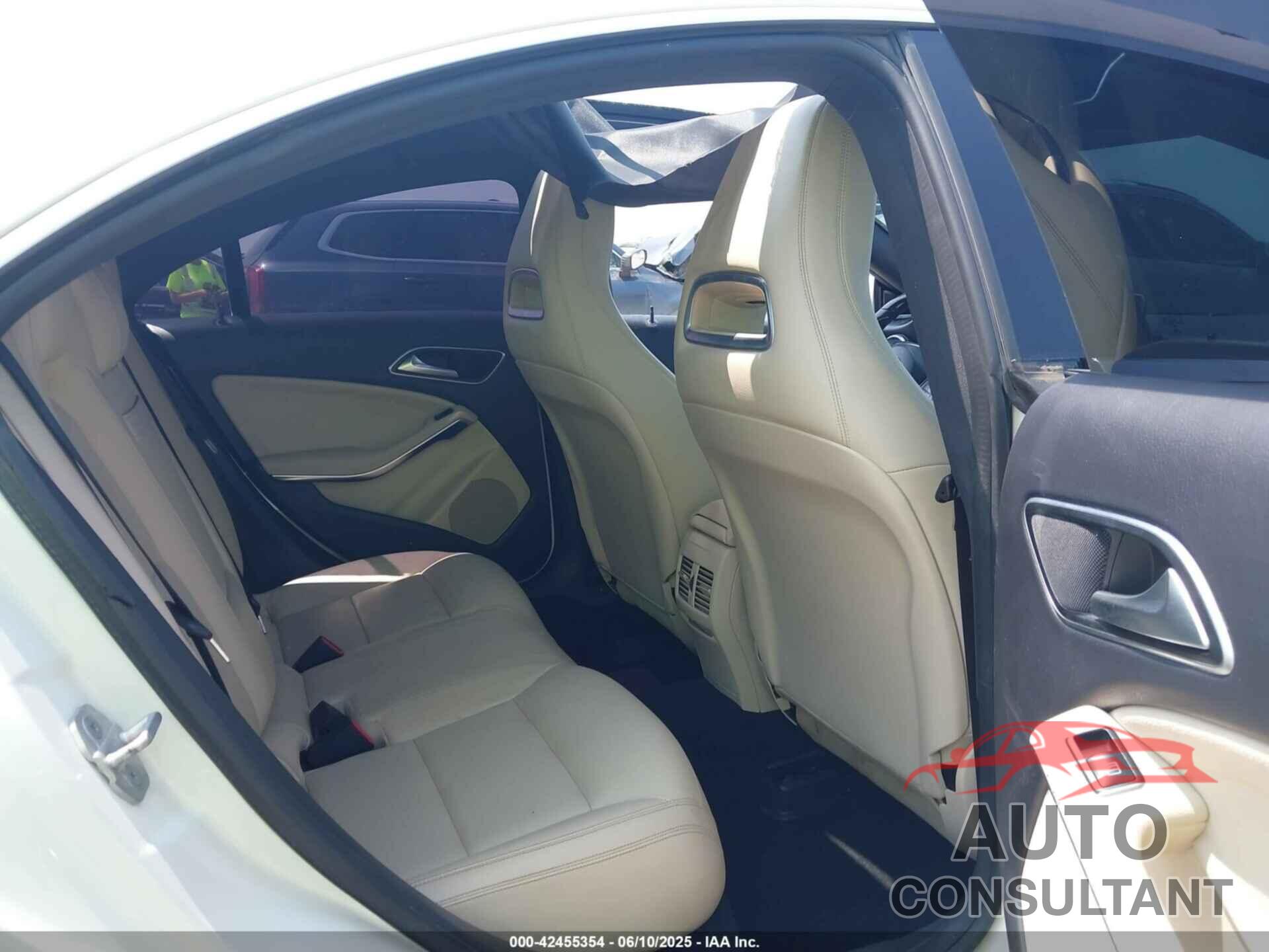 MERCEDES-BENZ CLA 250 2015 - WDDSJ4EB2FN168201