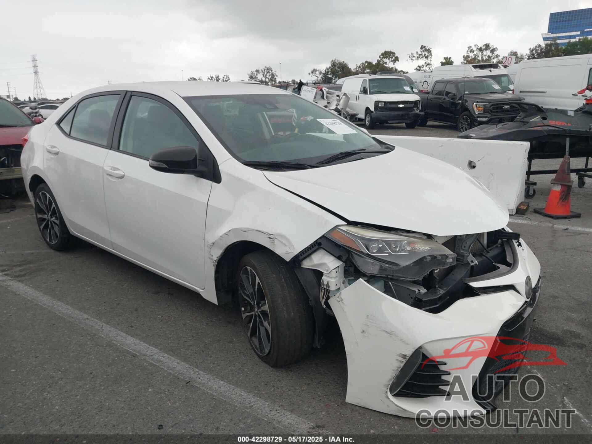 TOYOTA COROLLA 2018 - 5YFBURHEXJP817498