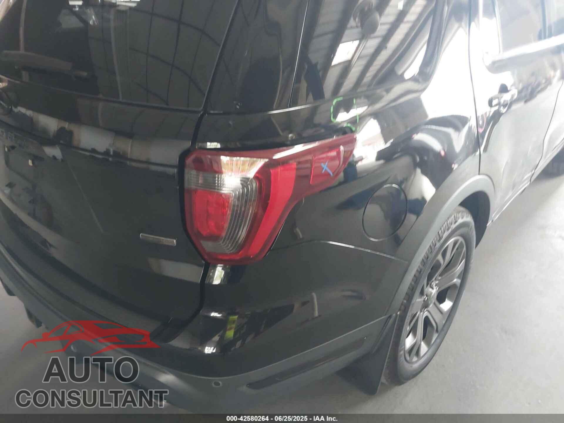 FORD EXPLORER 2018 - 1FM5K8GT8JGB63417