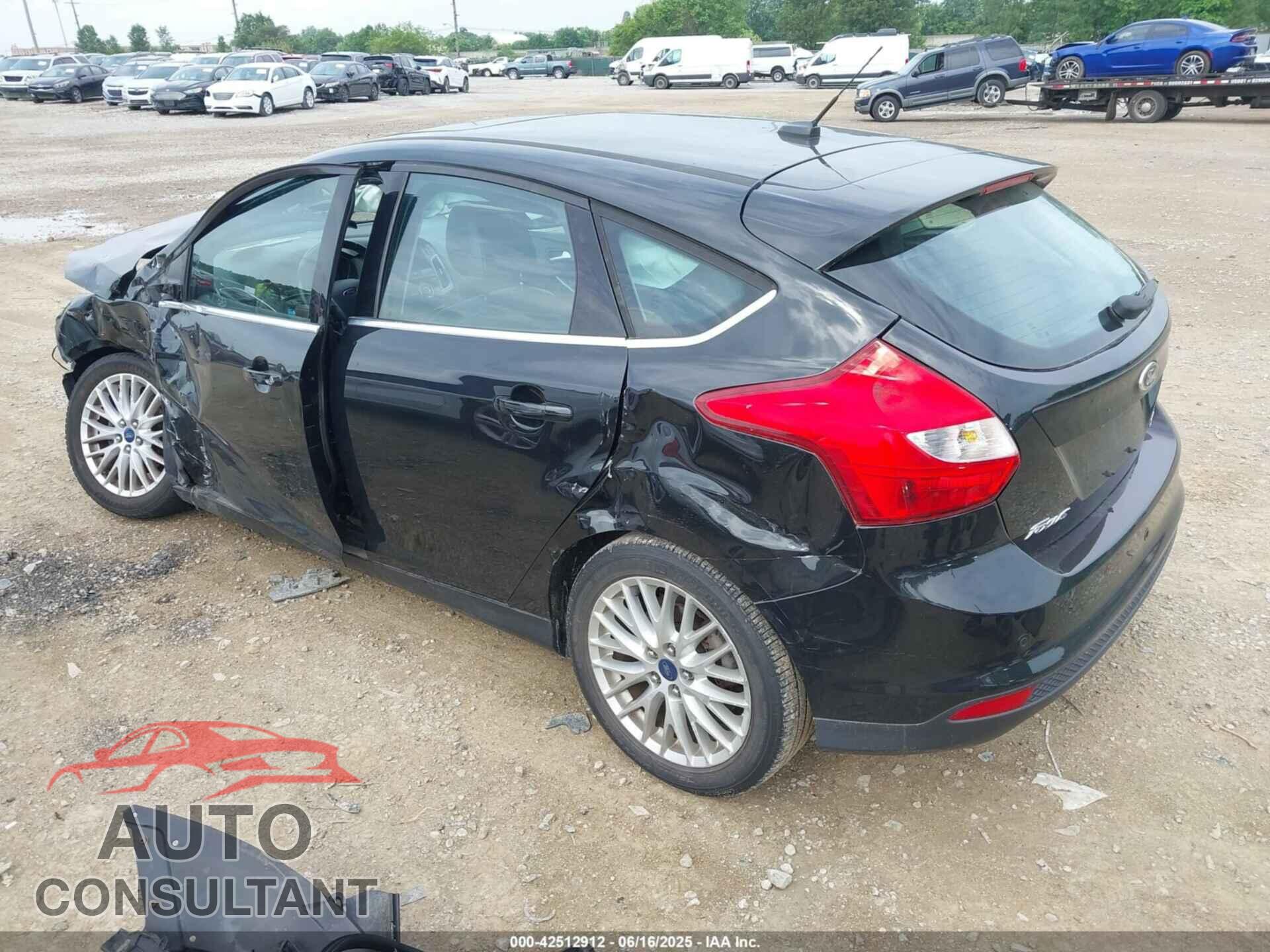 FORD FOCUS 2014 - 1FADP3N25EL194433