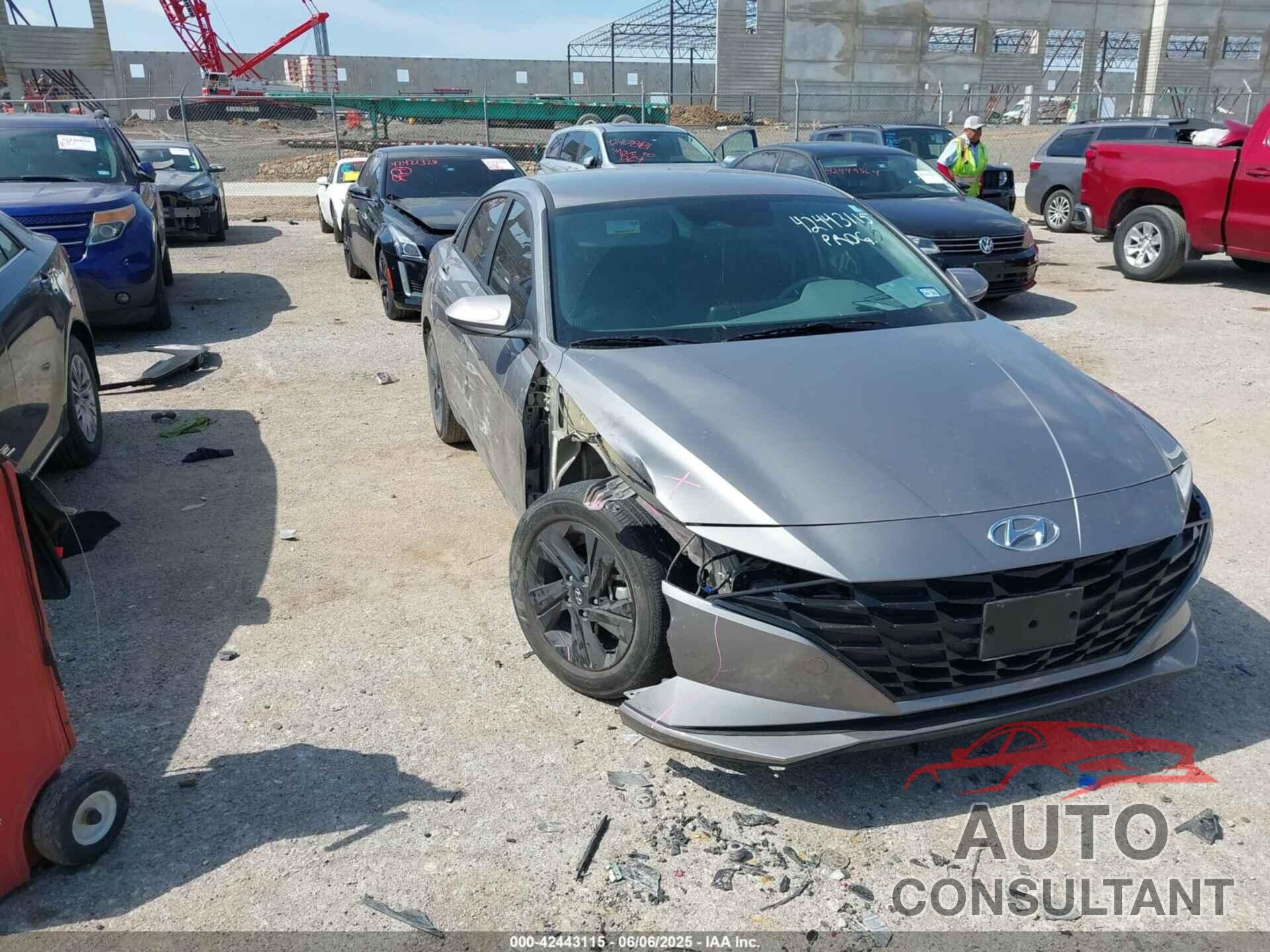 HYUNDAI ELANTRA 2023 - KMHLM4AG4PU520835