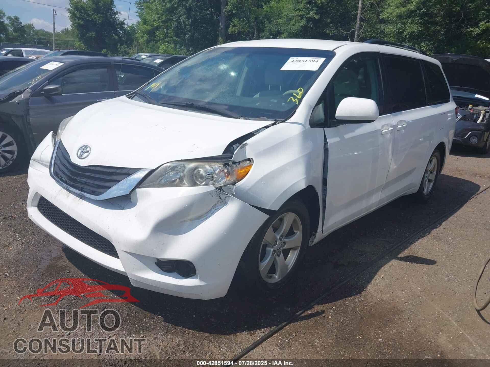 TOYOTA SIENNA 2013 - 5TDKK3DC8DS317567