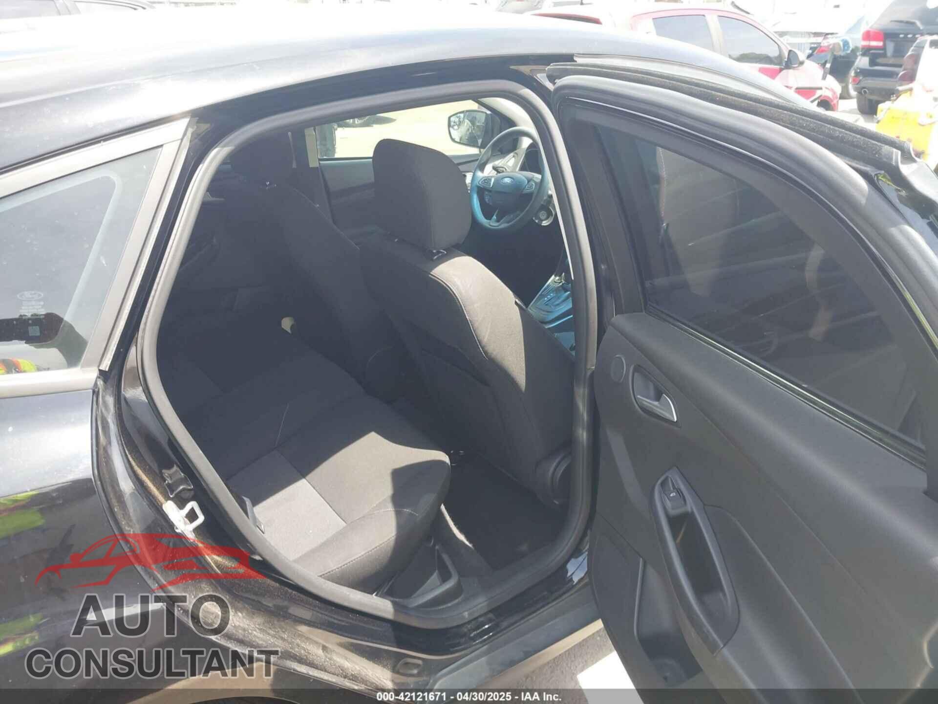 FORD FOCUS 2017 - 1FADP3M28HL285055