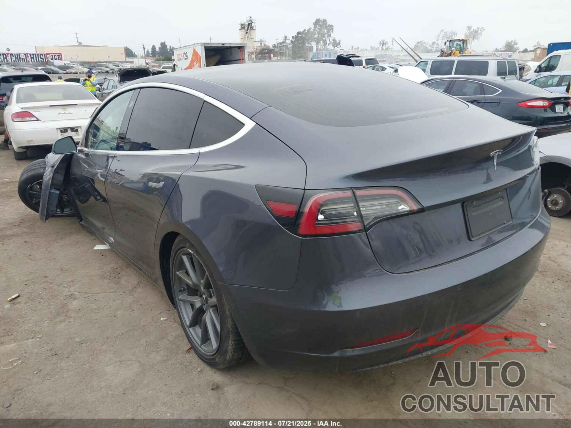 TESLA MODEL 3 2020 - 5YJ3E1EA0LF803452
