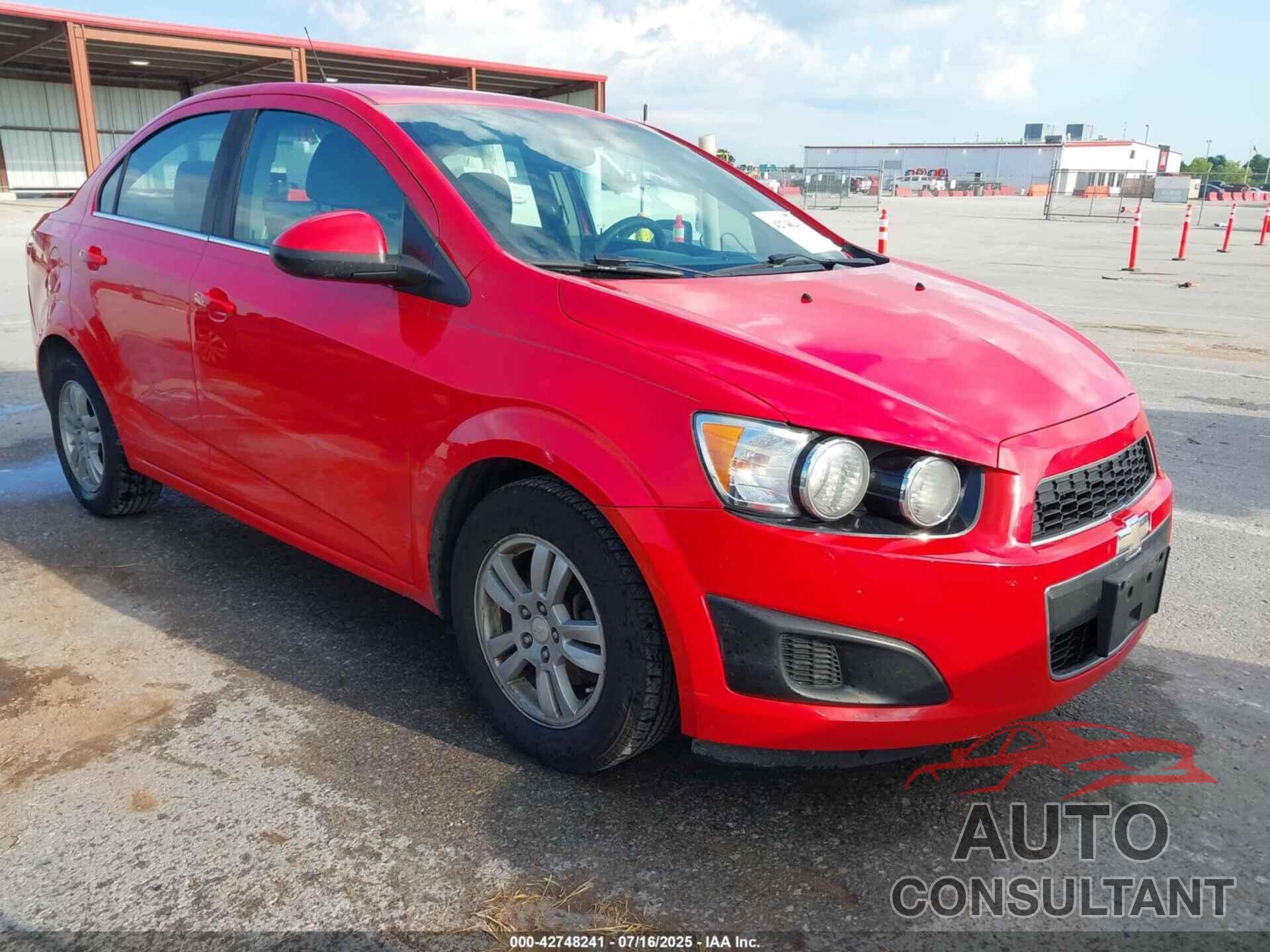 CHEVROLET SONIC 2014 - 1G1JC5SH3E4140001