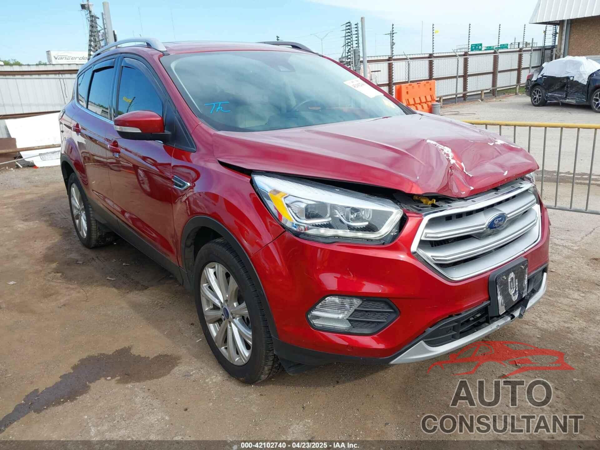 FORD ESCAPE 2017 - 1FMCU9J96HUB02163