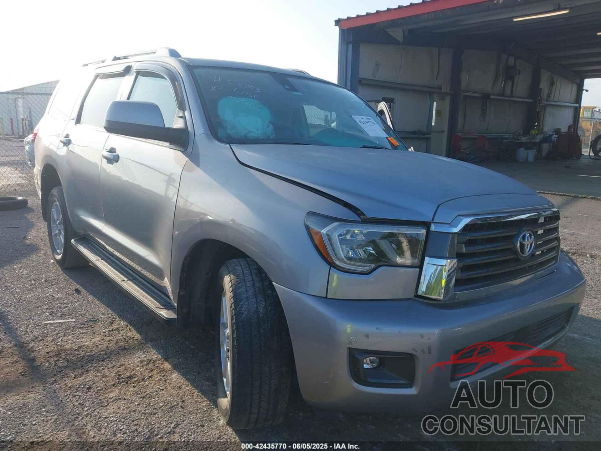 TOYOTA SEQUOIA 2018 - 5TDBY5G14JS158840