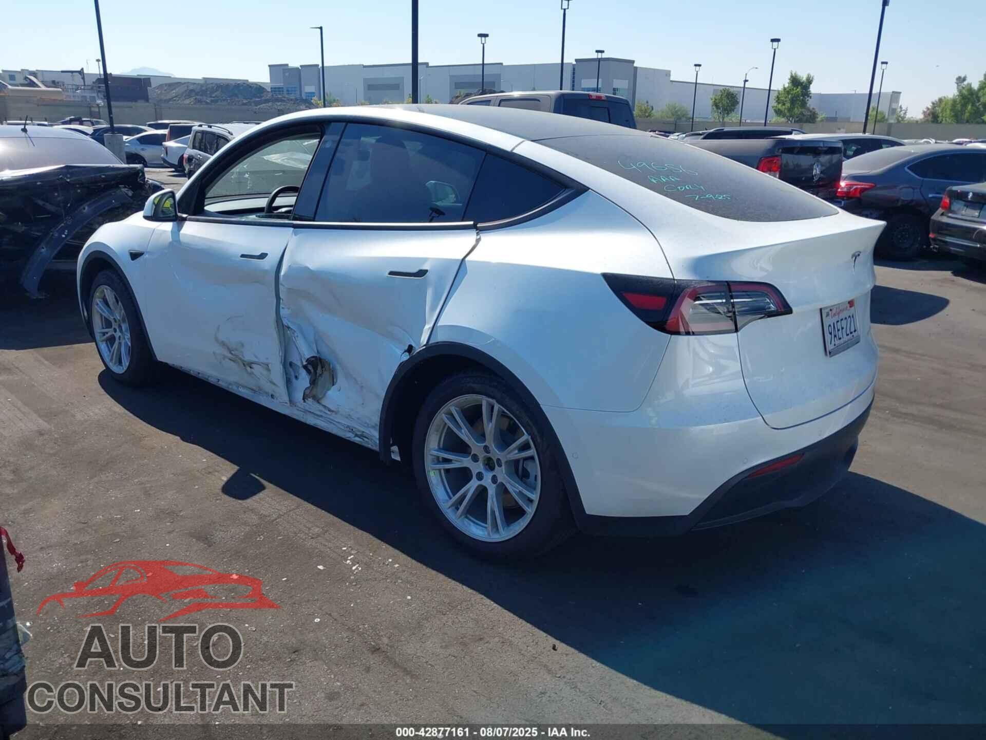 TESLA MODEL Y 2022 - 7SAYGAEE2NF365977